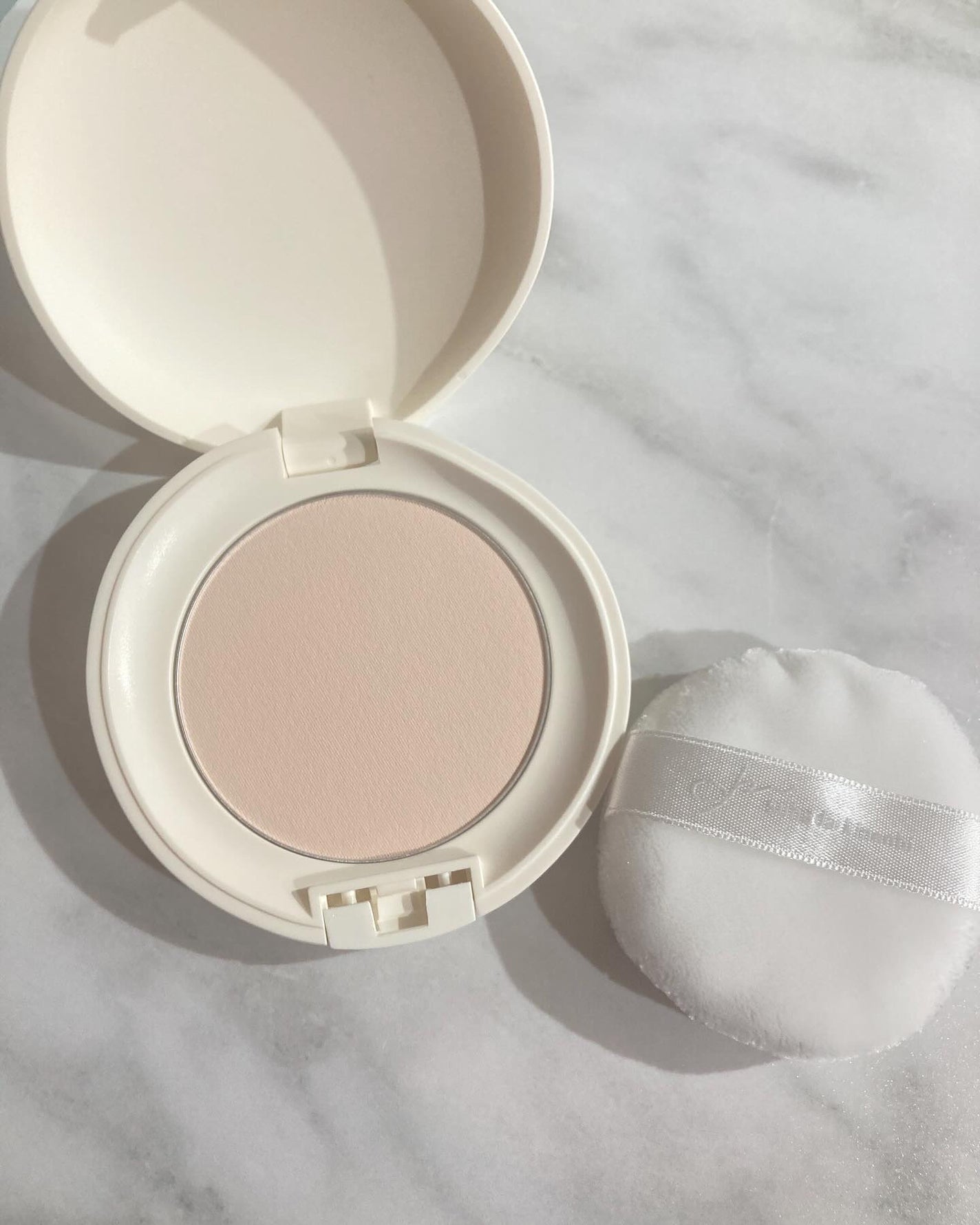 サナ 素肌記念日 薬用スキンケアパウダー ACホワイト【医薬部外品】/素肌記念日/プレストパウダーを使ったクチコミ(3枚目)