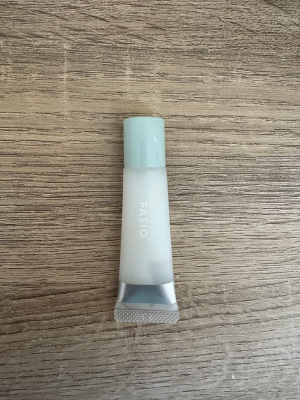 FASIO ポア スムース プライマーのクチコミ「 FASIO ポア スムース プライマー00クリアホワイト ¥990
プライマーが前々から気.....」(1枚目)