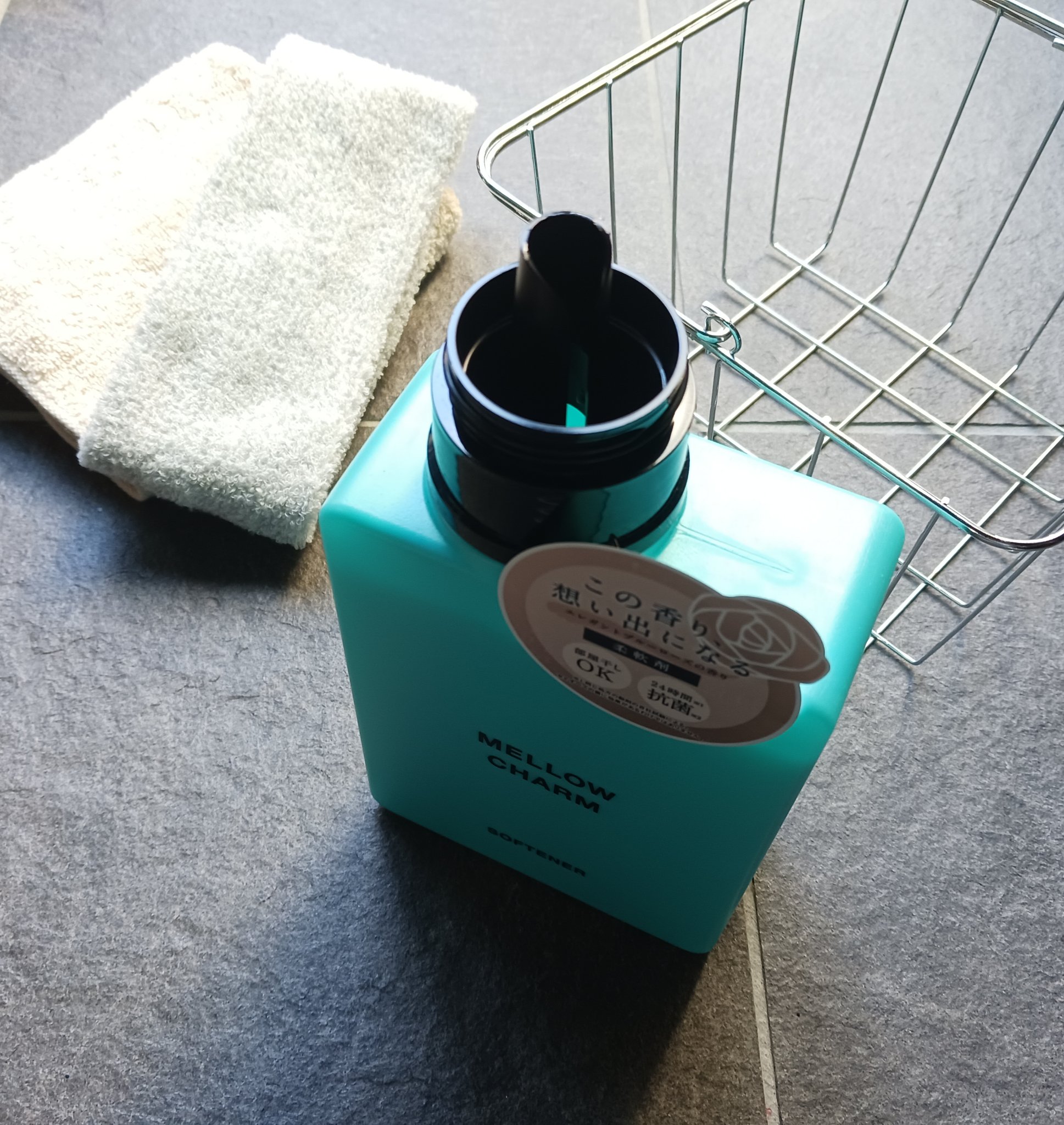 メロウチャーム 柔軟剤 エレガントブルーローズの香り/MELLOW CHARM/柔軟剤を使ったクチコミ（2枚目）