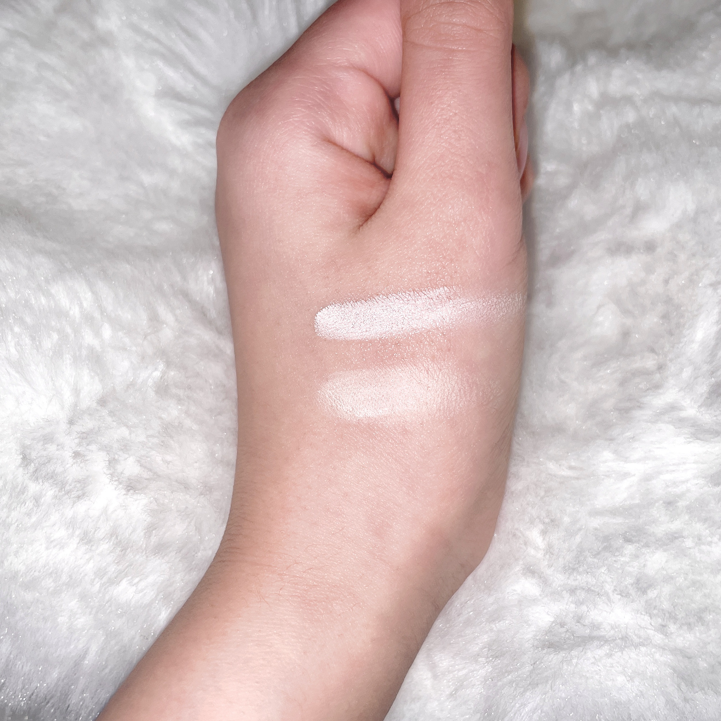 JUDYDOLL フィックスハイライトパクト 01 ストロベリーミルク/JUDYDOLL/クリームハイライトを使ったクチコミ（3枚目）