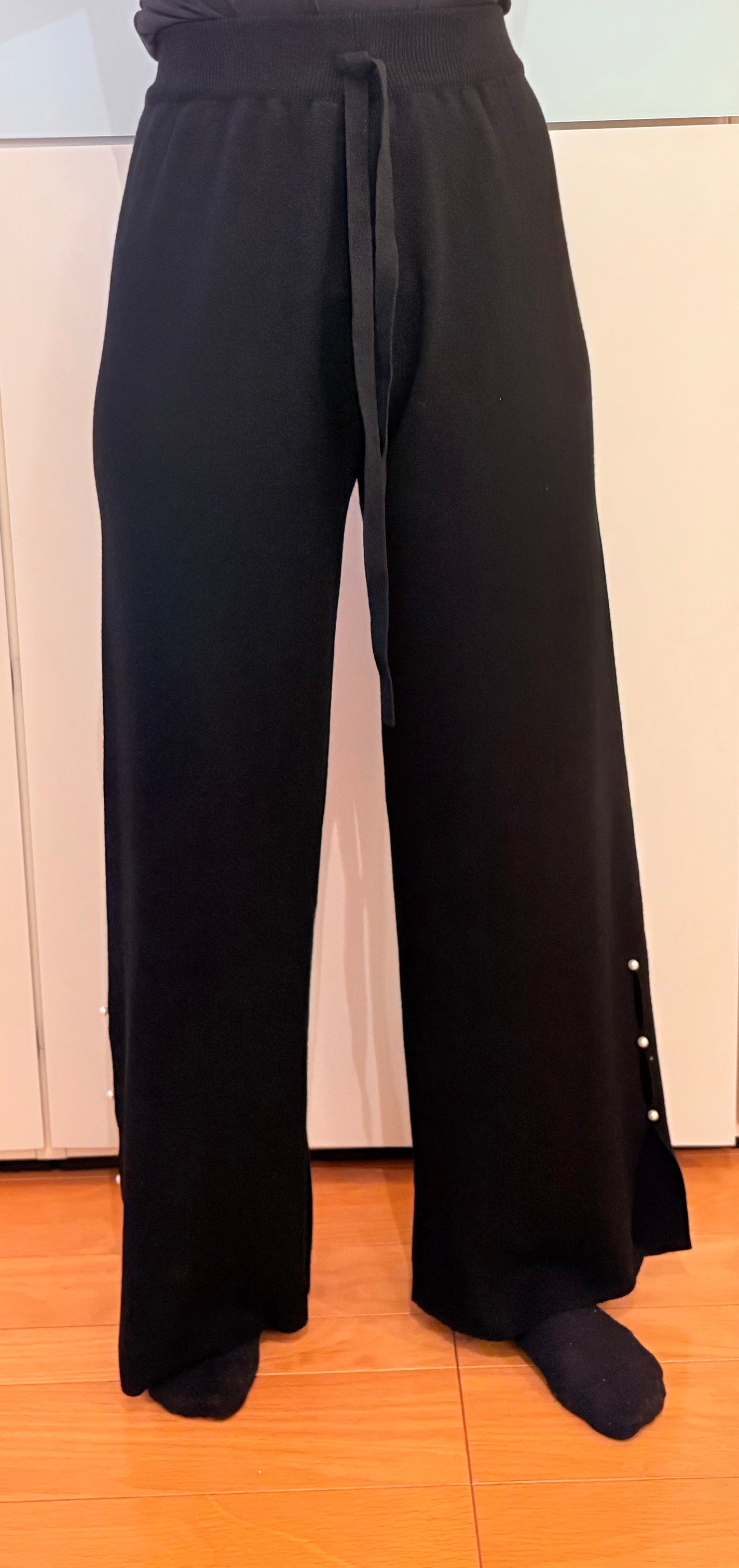 Mirion on LIPS 「Freneサイドパールニットワイドパンツ/ブラックサイドにパー..」(2枚目)