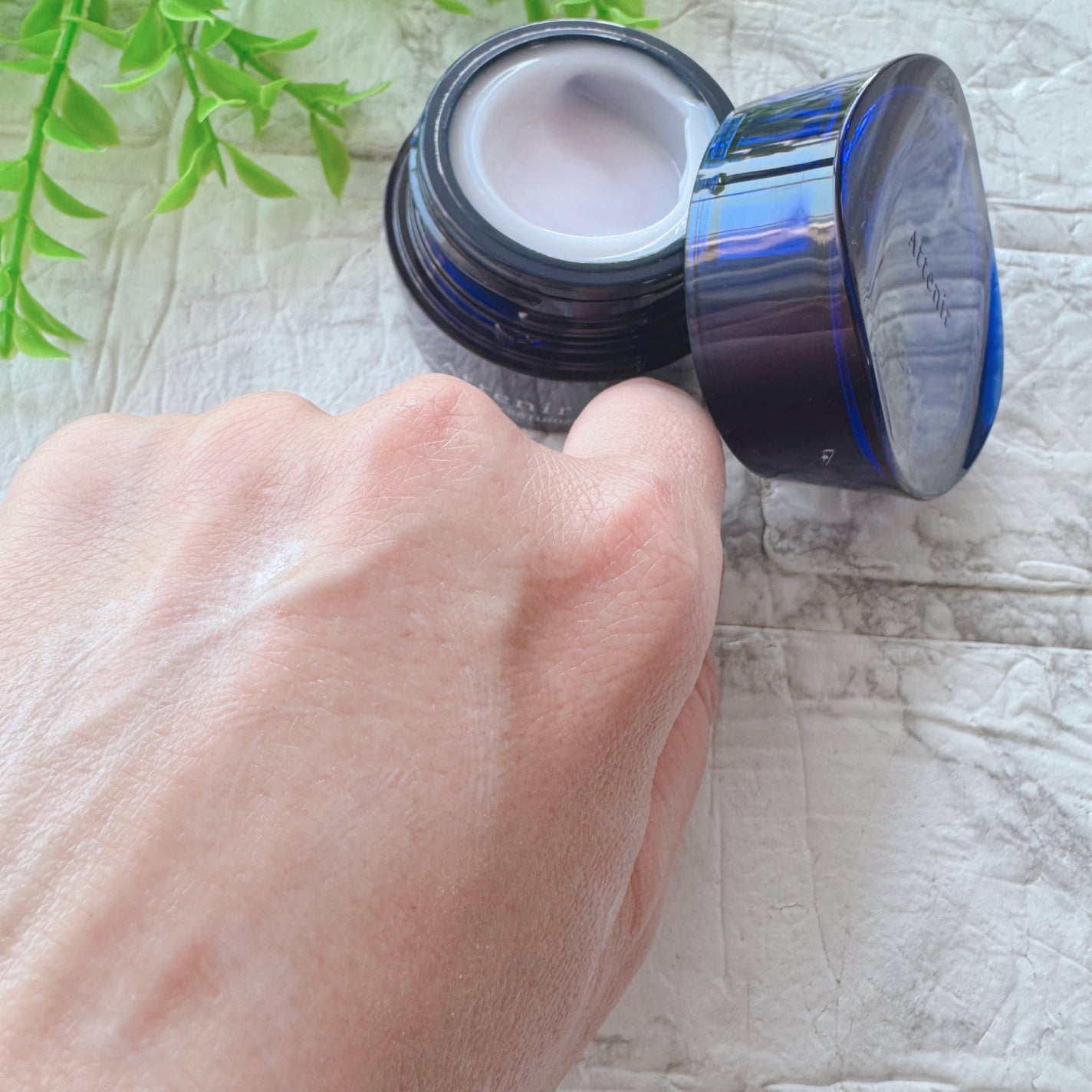 アテニア ミッドナイトモイスチャライザー/アテニア/フェイスクリームを使ったクチコミ(4枚目)