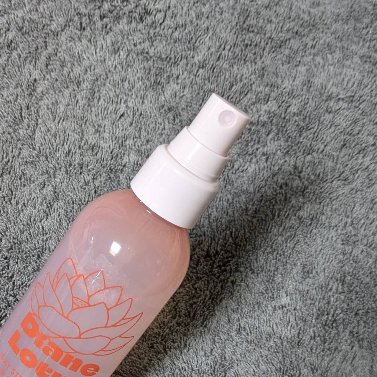 ロータス ワンデーストレート ヘアミスト ティー＆シトラスの香り/ダイアン/ヘアミストを使ったクチコミ（2枚目）