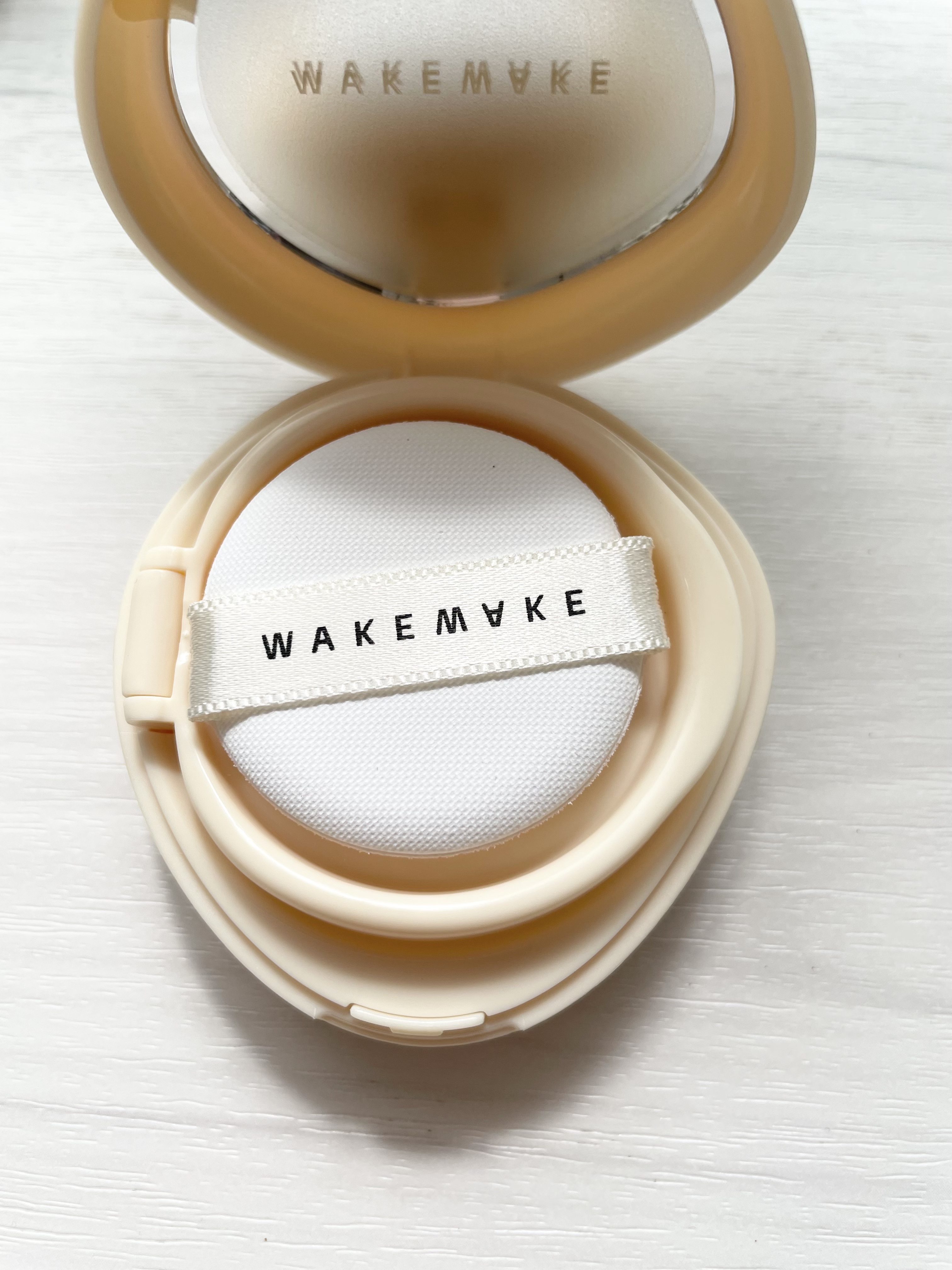 ウォーターグロウコーティングクッション/wakemake/クッションファンデーションを使ったクチコミ（2枚目）