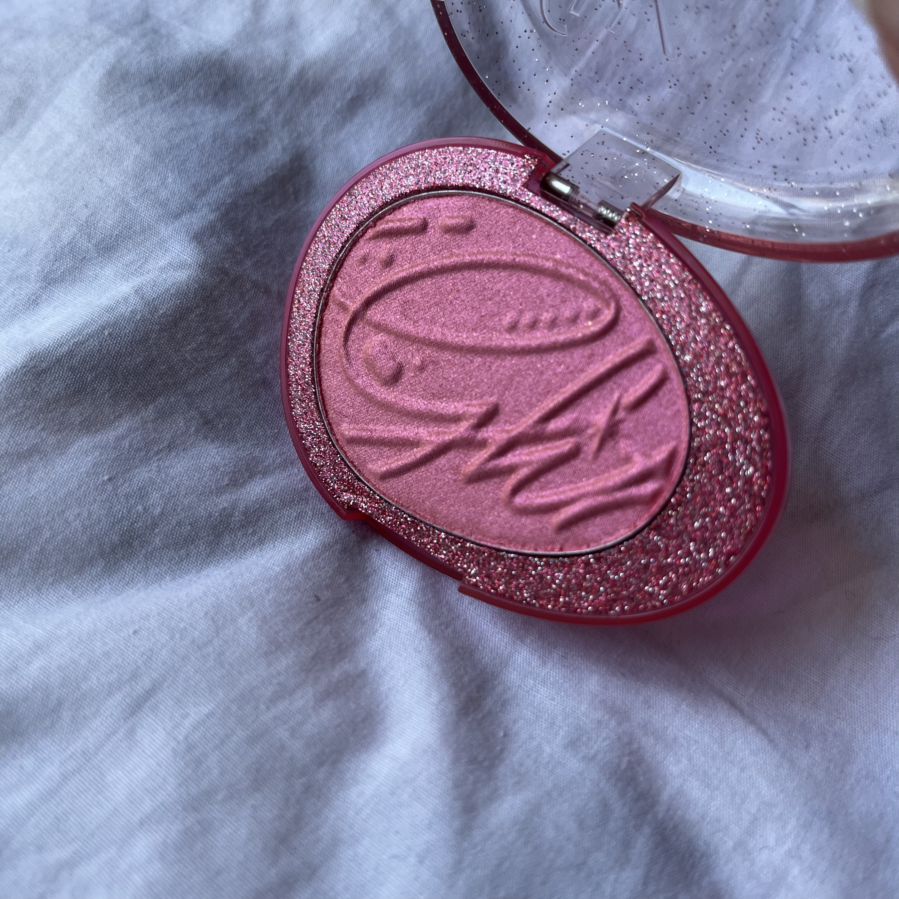 フィー グリッツストーンハイライター/fwee/パウダーハイライトを使ったクチコミ（2枚目）