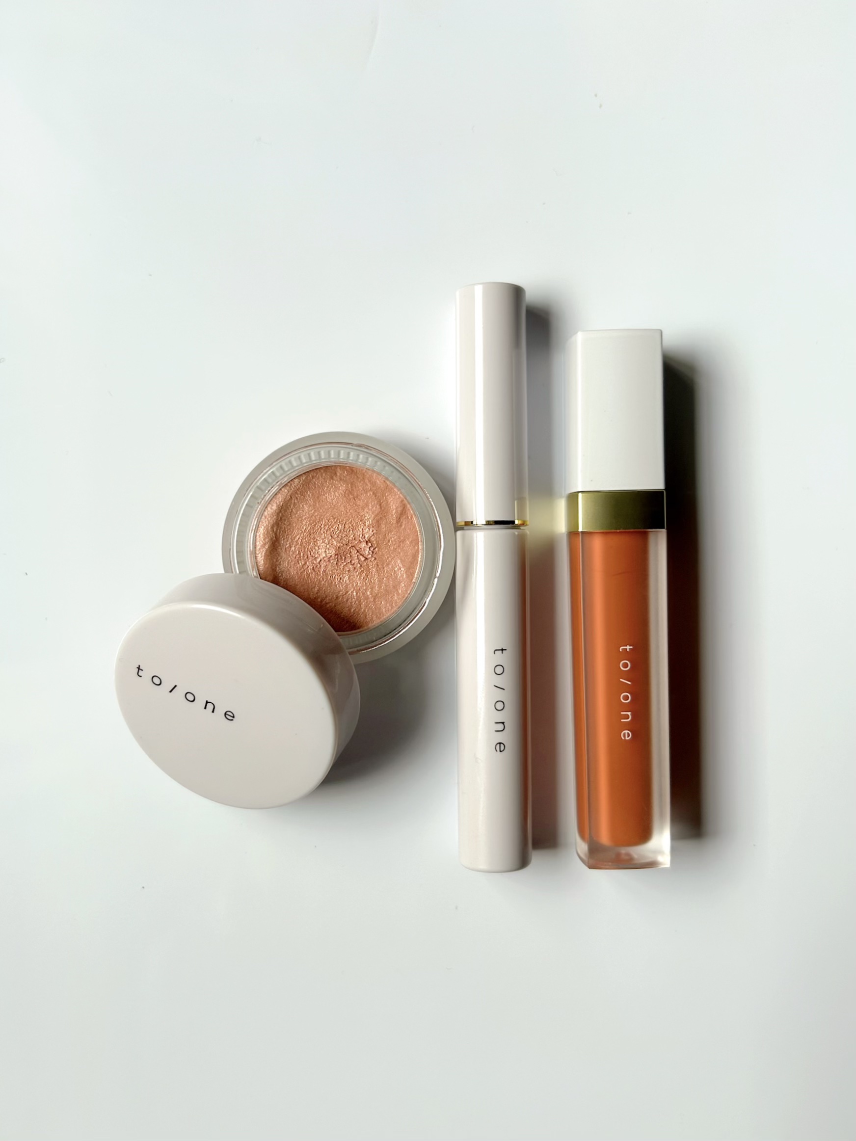 トーン ペタル エッセンス カラー バター 06 ホワイティッシュオレンジ/to/one/リップグロスを使ったクチコミ（1枚目）