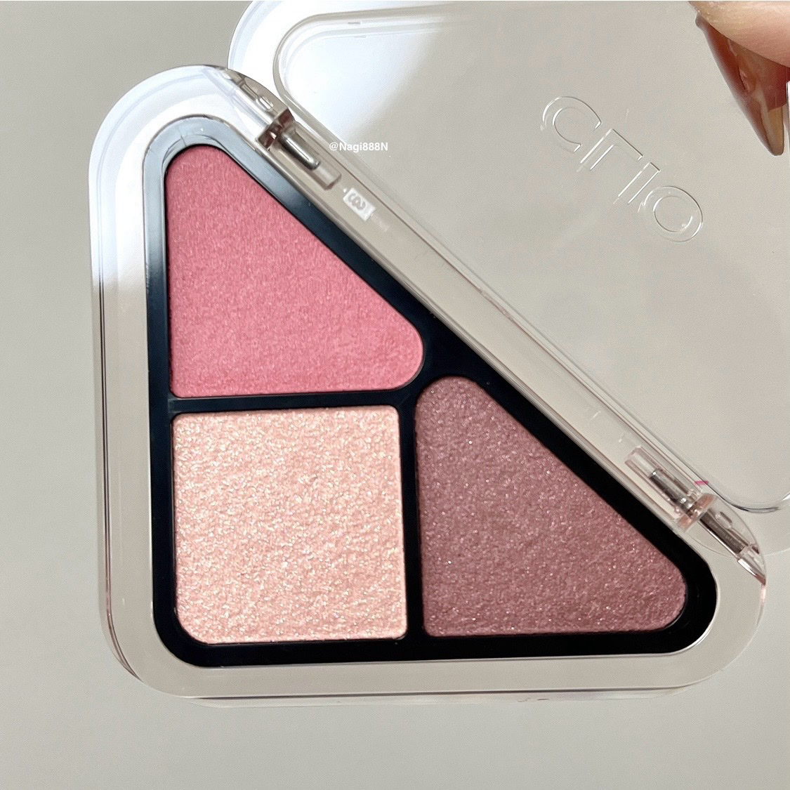 エッセンシャル シャドウ タップ 02 ローズクローザー(ROSE CLOSER)/CLIO/アイシャドウパレットを使ったクチコミ（2枚目）