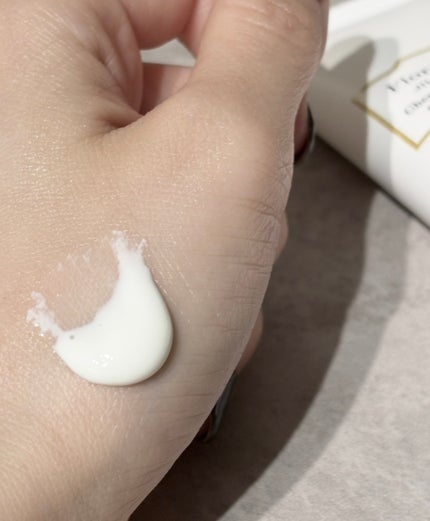 フローラノーティス ジルスチュアート チェリーブロッサム コンフォートUVセラム/Flora Notis JILL STUART/日焼け止めジェルを使ったクチコミ(2枚目)