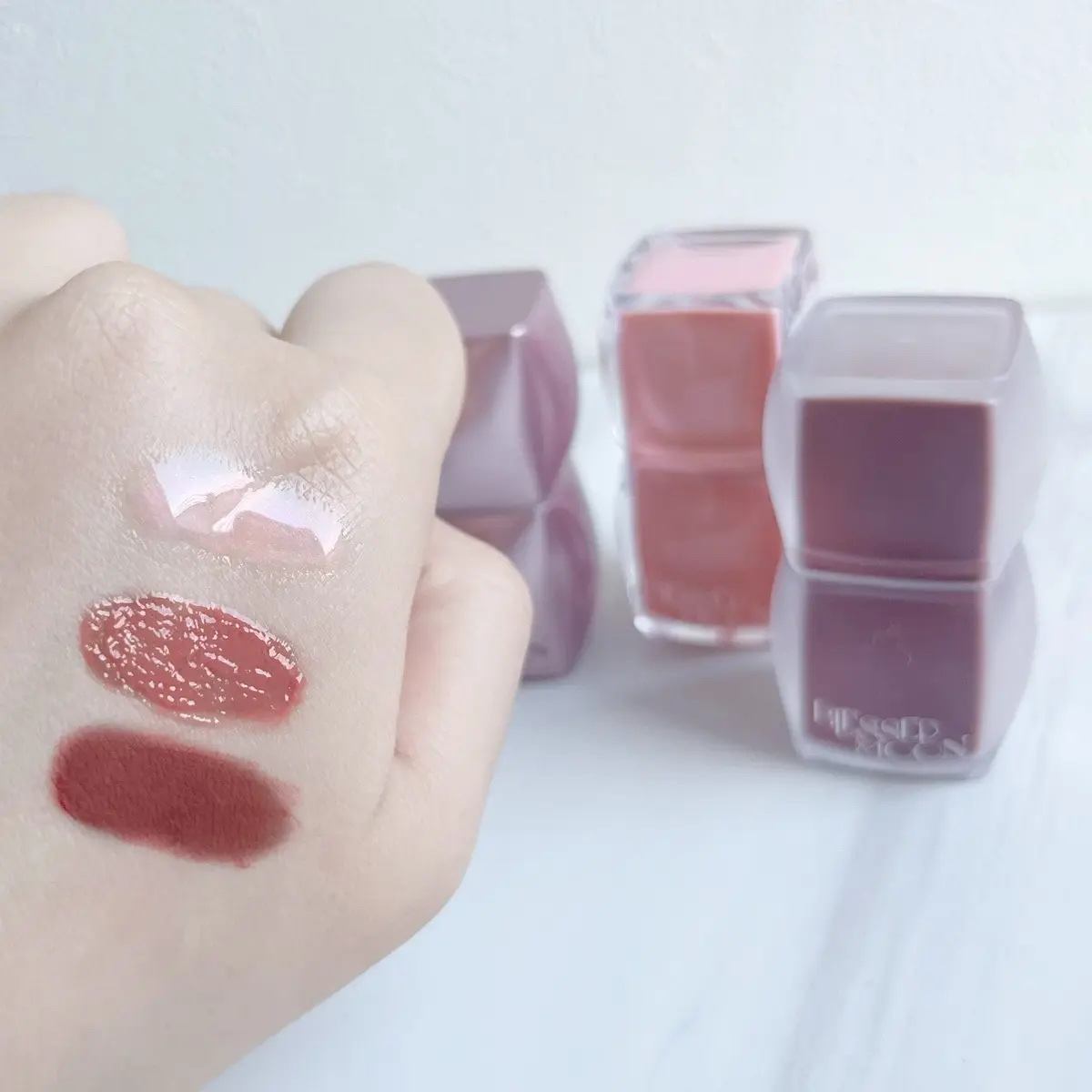 Veil Glow Lip Tint/BLESSED MOON/リップティントを使ったクチコミ（2枚目）