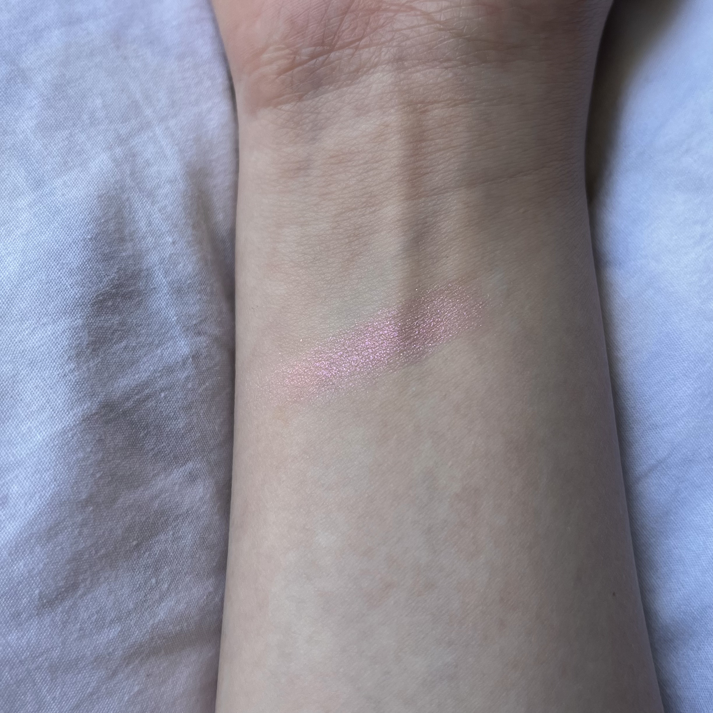 フィー グリッツストーンハイライター/fwee/パウダーハイライトを使ったクチコミ（3枚目）