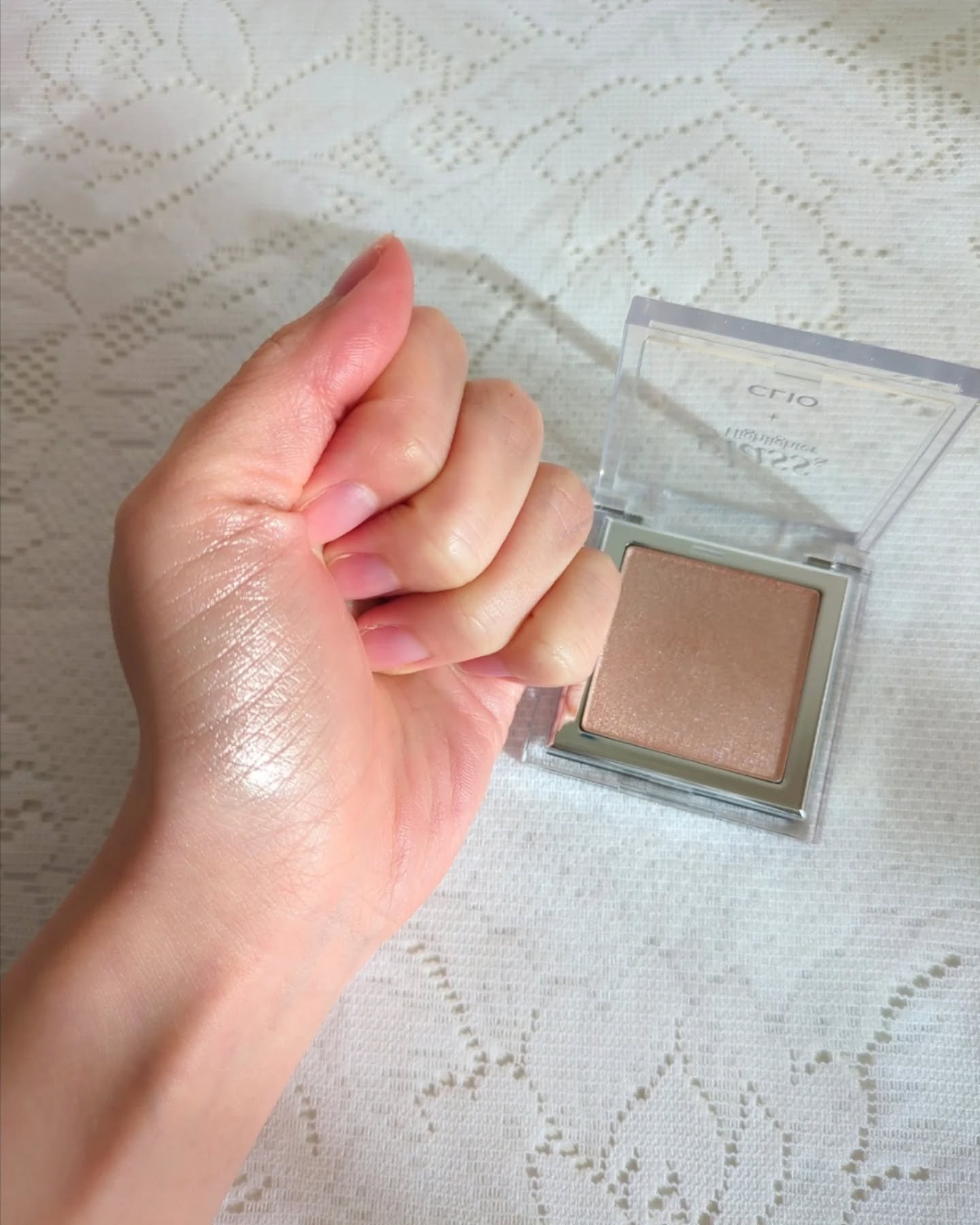 グラス アンド ハイライター 01 MOON GLOW/CLIO/ハイライト・シェーディングを使ったクチコミ（3枚目）