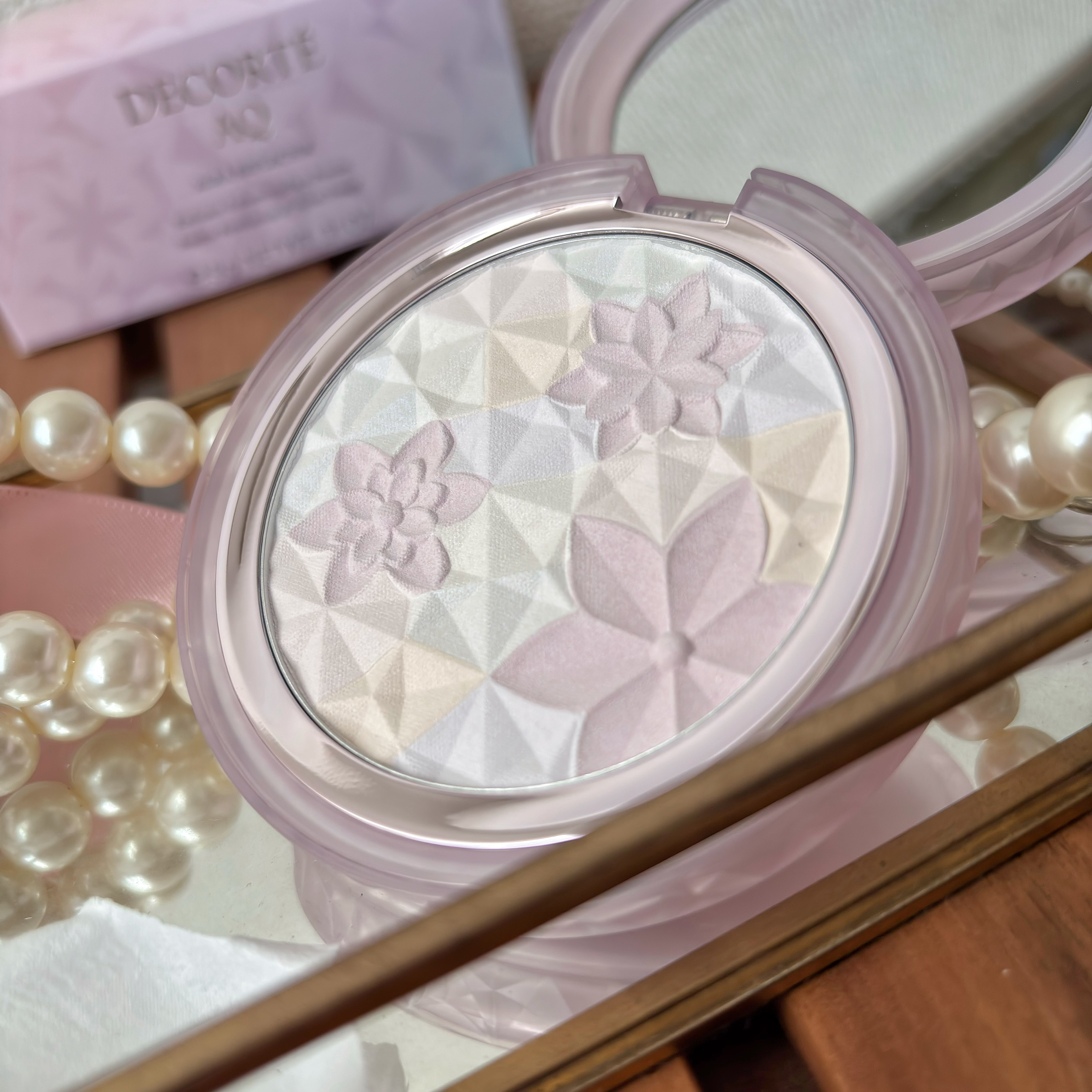 ＡＱ　オーラ リフレクター/DECORTÉ/プレストパウダーを使ったクチコミ（2枚目）