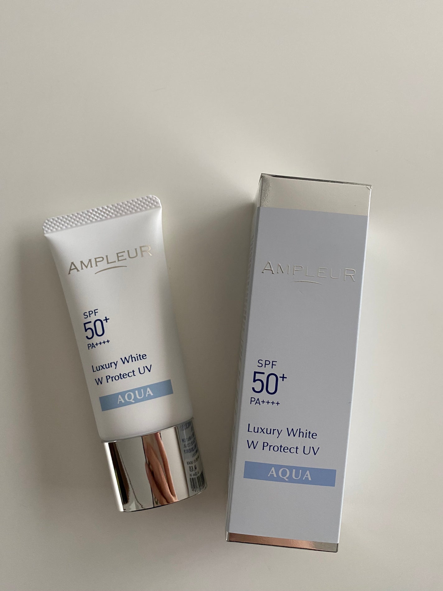 ラグジュアリーホワイト WプロテクトUV アクア/アンプルール/日焼け止めジェルを使ったクチコミ(1枚目)