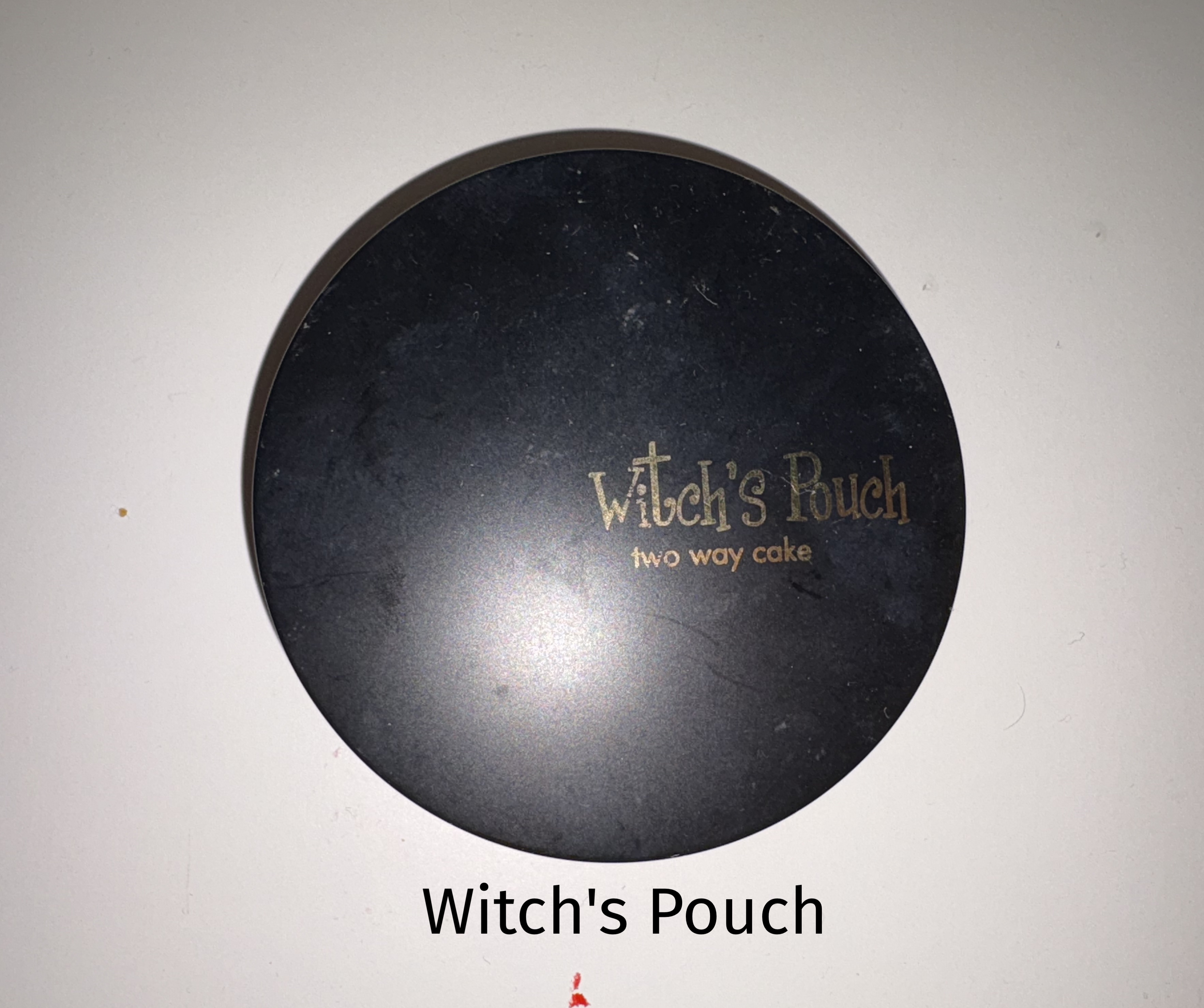 ベルベットトゥーウェイケーキ/Witch's Pouch/プレストパウダーを使ったクチコミ（1枚目）