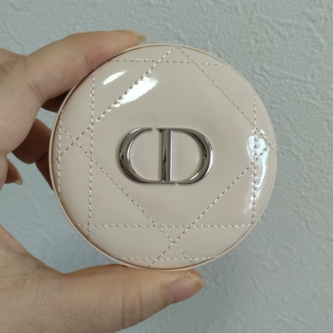 【旧】ディオールスキン フォーエヴァー クチュール ルミナイザー(スプリング コレクション 2025 限定品)/Dior/ハイライトを使ったクチコミ(3枚目)