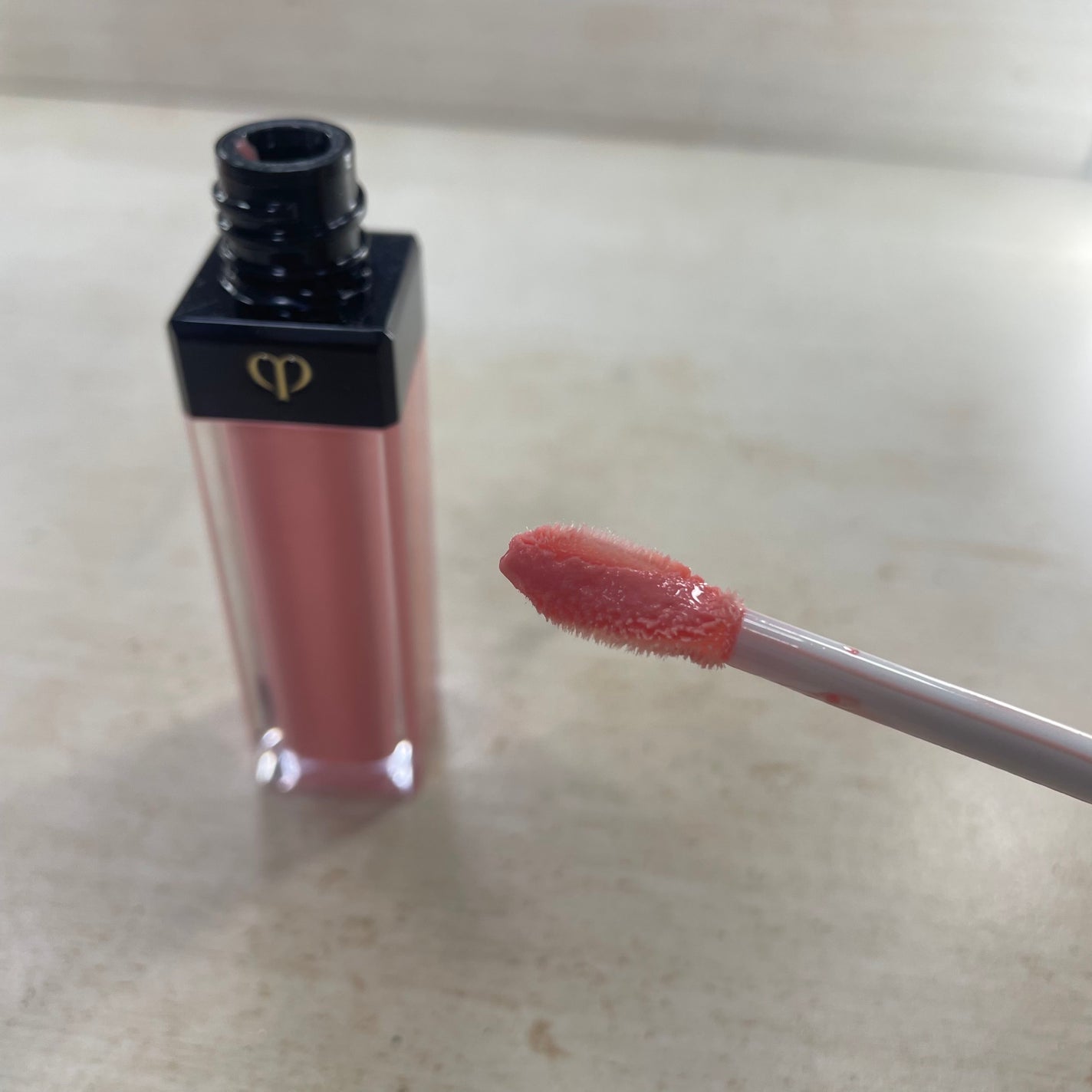 クレ・ド・ポー ボーテ ブリアンアレーブルエクラ/クレ・ド・ポー ボーテ/リップグロスを使ったクチコミ(2枚目)