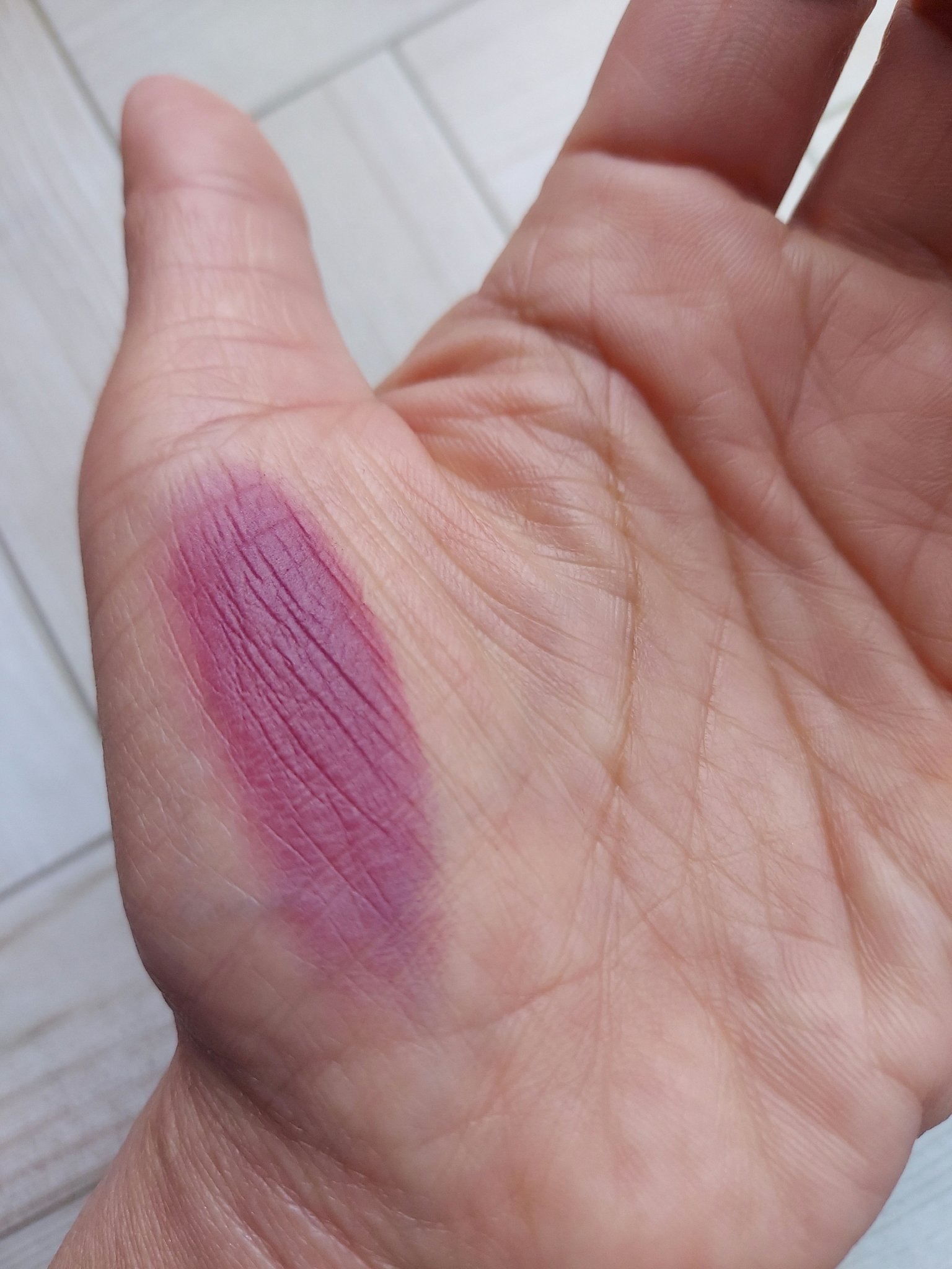 アディクション ザ アイシャドウ マット/ADDICTION/単色アイシャドウを使ったクチコミ（2枚目）