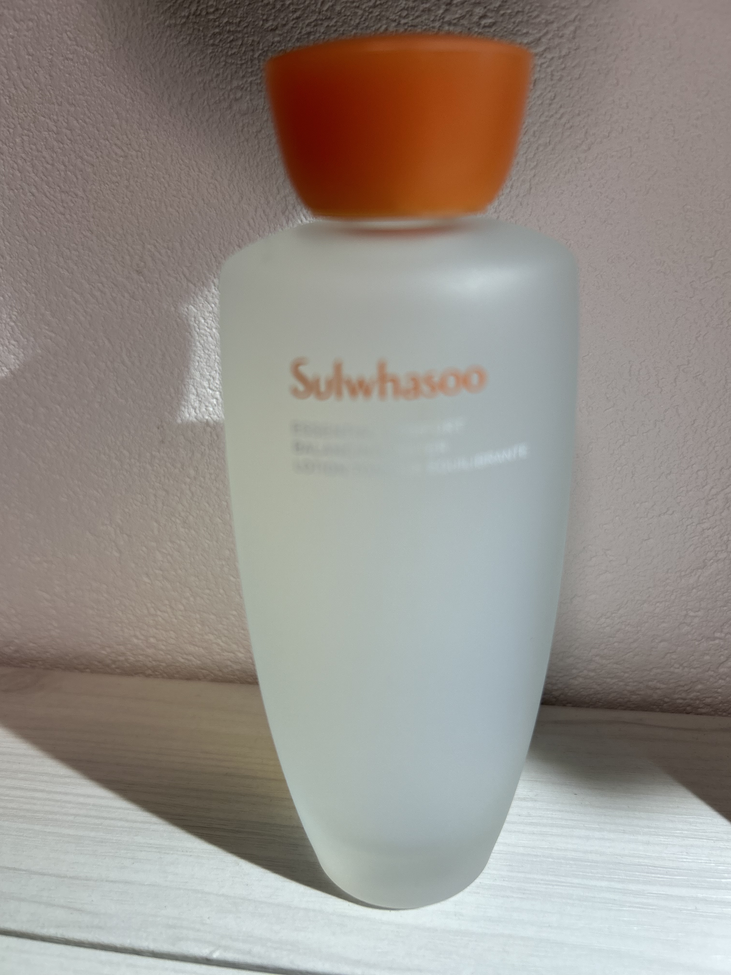 Sulwhasoo 滋陰(ジャウム)水のクチコミ「Sulwhasoo
ジャウム滋陰水

韓国のデパコスブランド。
ソルファス漢方の化粧水。

漢.....」（1枚目）