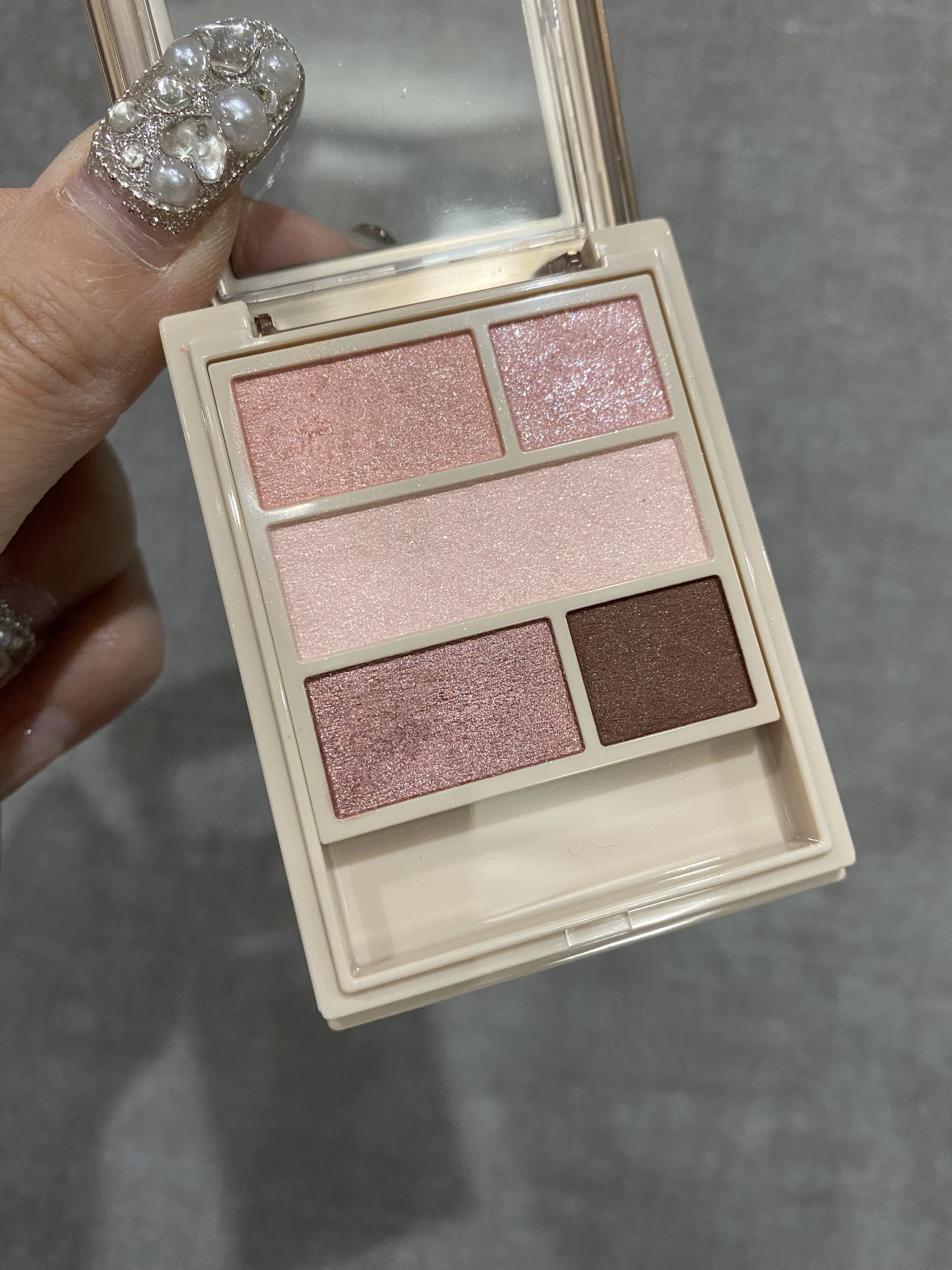 ダブル ムード アイズ/Visée/アイシャドウパレットを使ったクチコミ（2枚目）