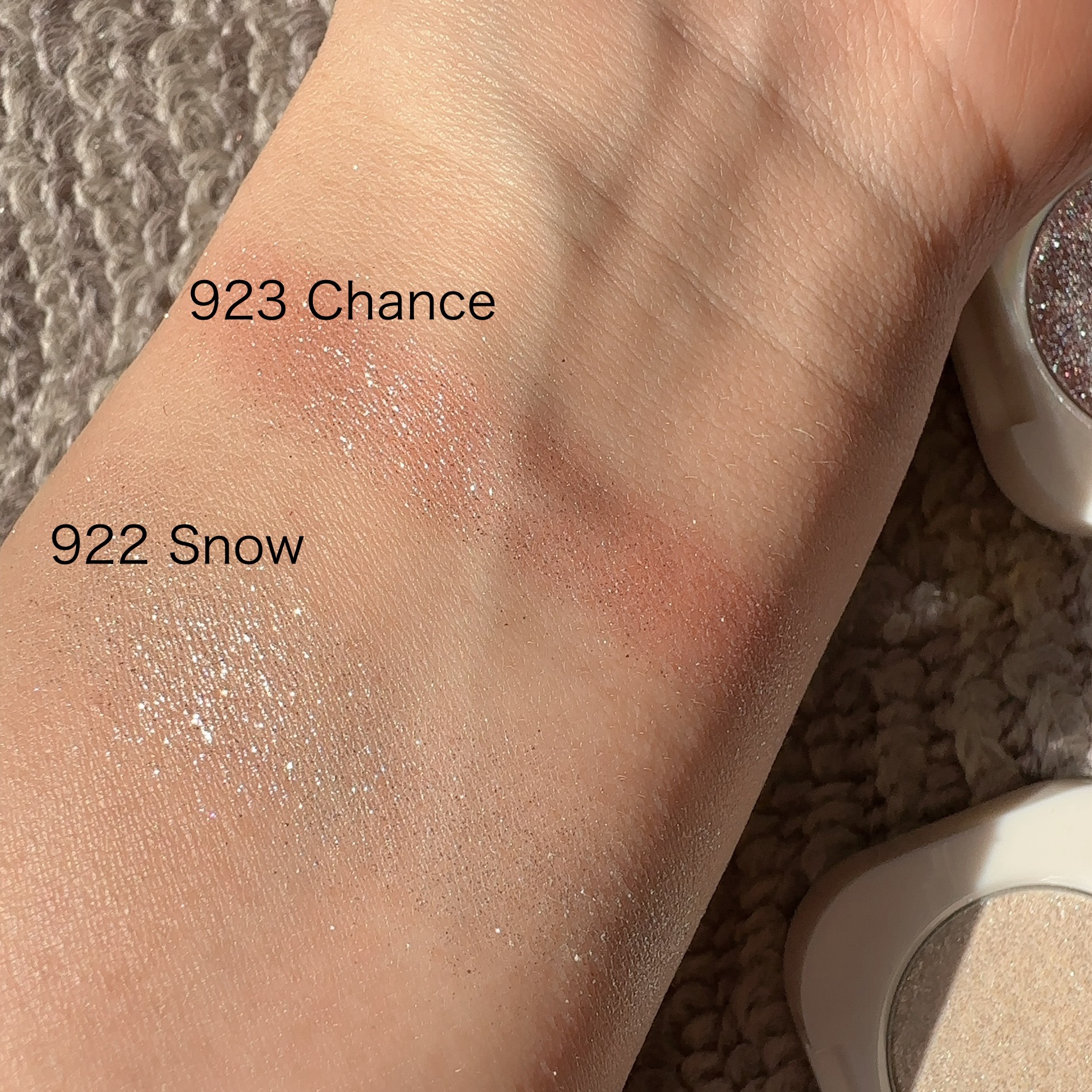 モノアイシャドウ/Laka/単色アイシャドウを使ったクチコミ（2枚目）