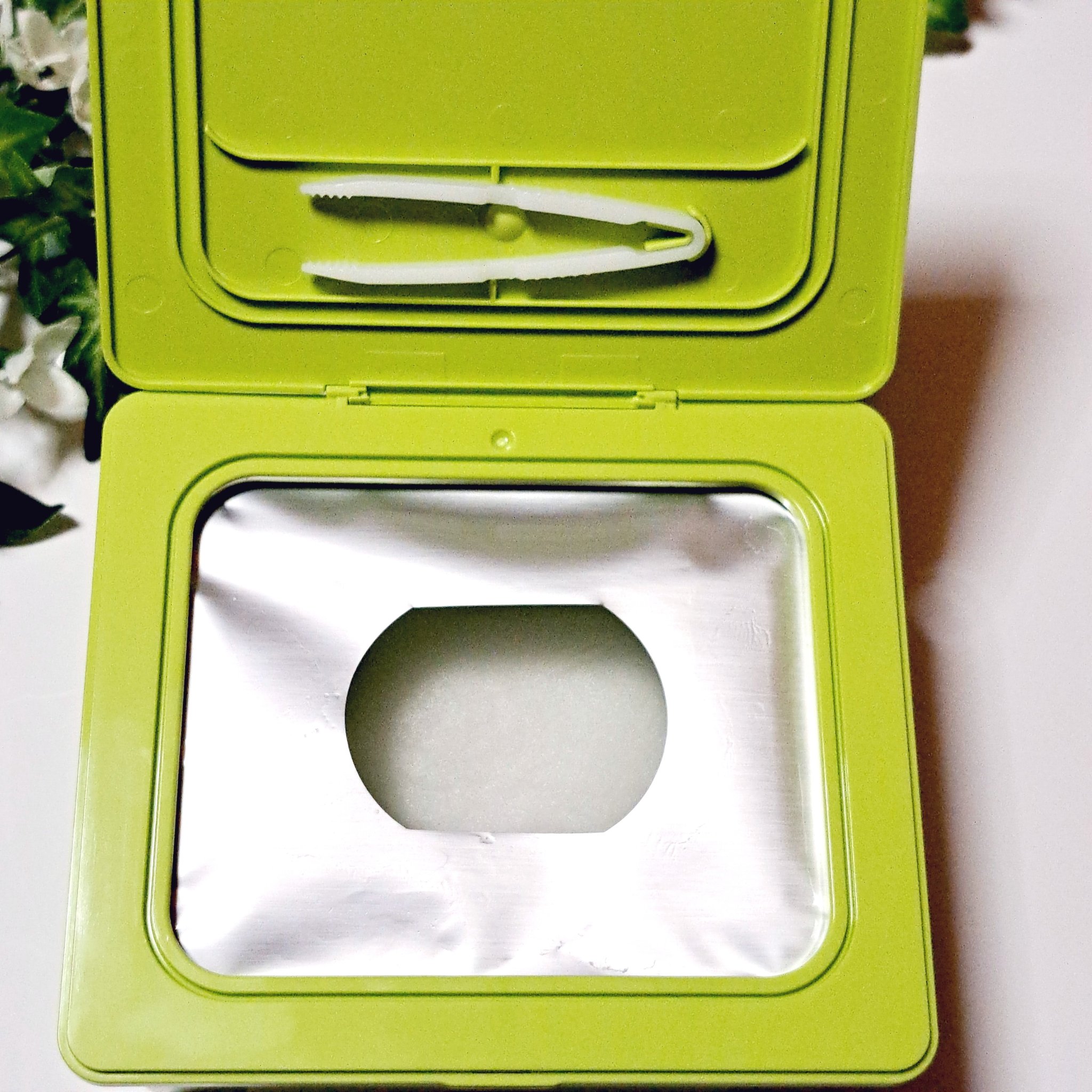 SNP THE CICA 4.0 デイリーマスクのクチコミ「SNP THE CICA 4.0 デイリーマスク☘️☘️
ピンセットが付いていて衛生的꒰ᐡ⸝⸝.....」（3枚目）