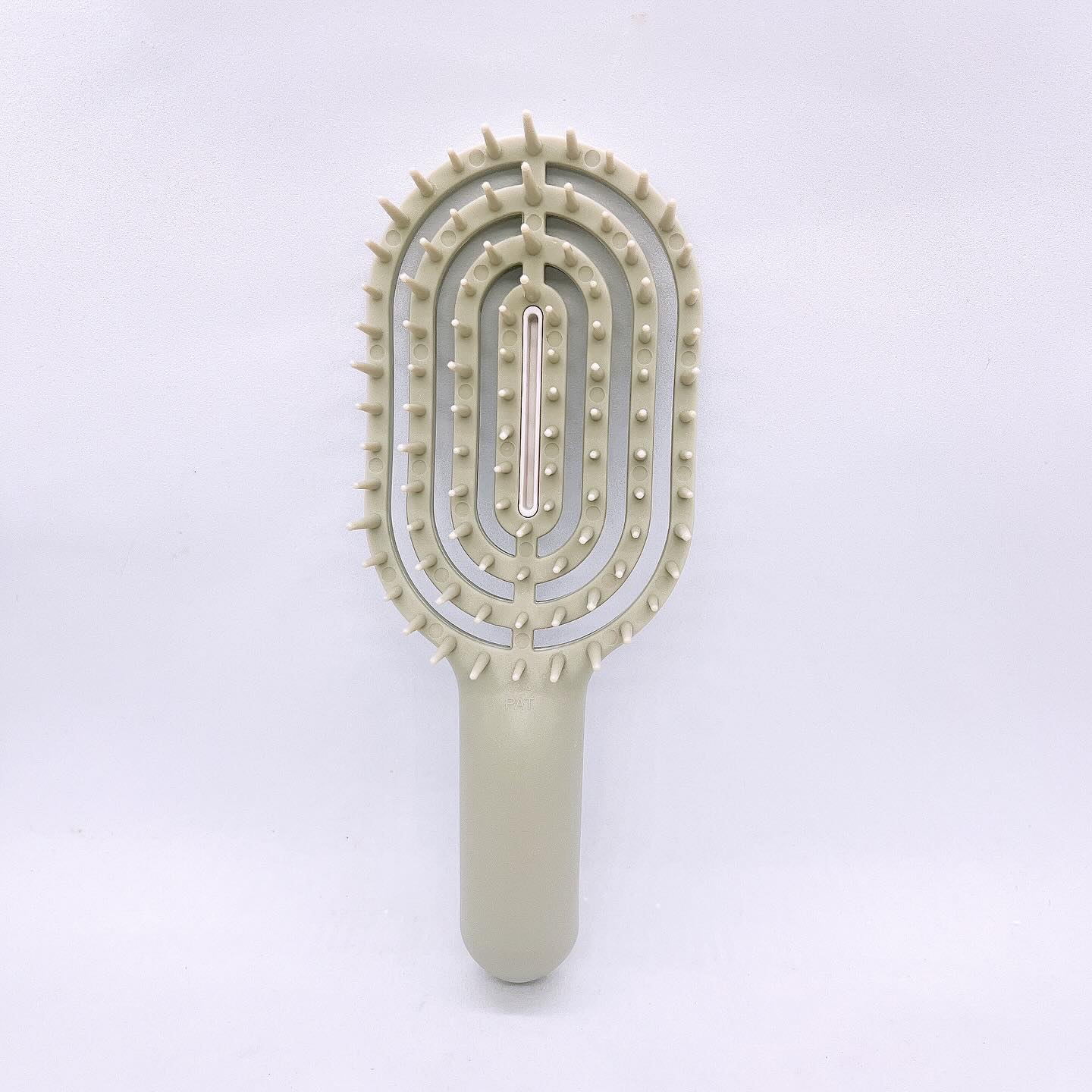 ユニークリー 4wayスムースヘアブラシ/ビー・エヌ/ヘアブラシを使ったクチコミ（2枚目）