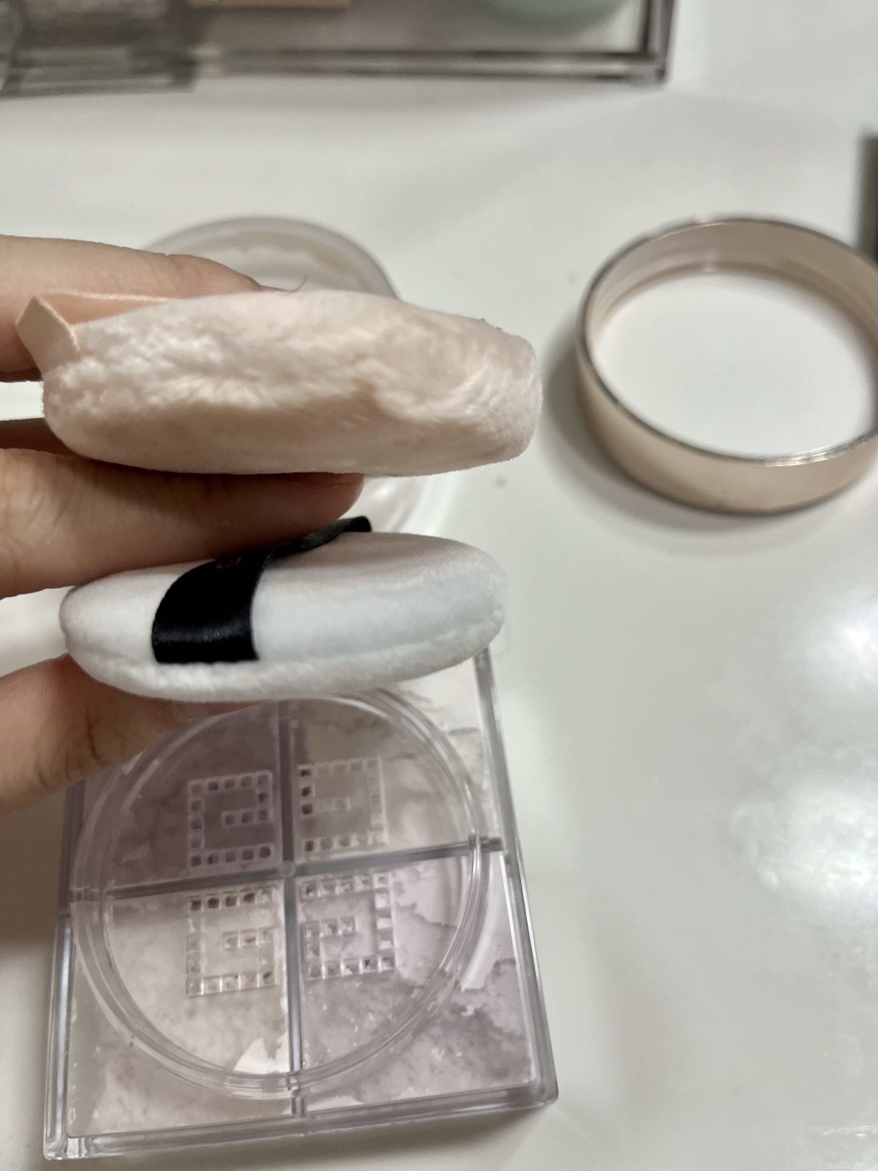 プリズム・リーブル/GIVENCHY/ルースパウダーを使ったクチコミ（3枚目）