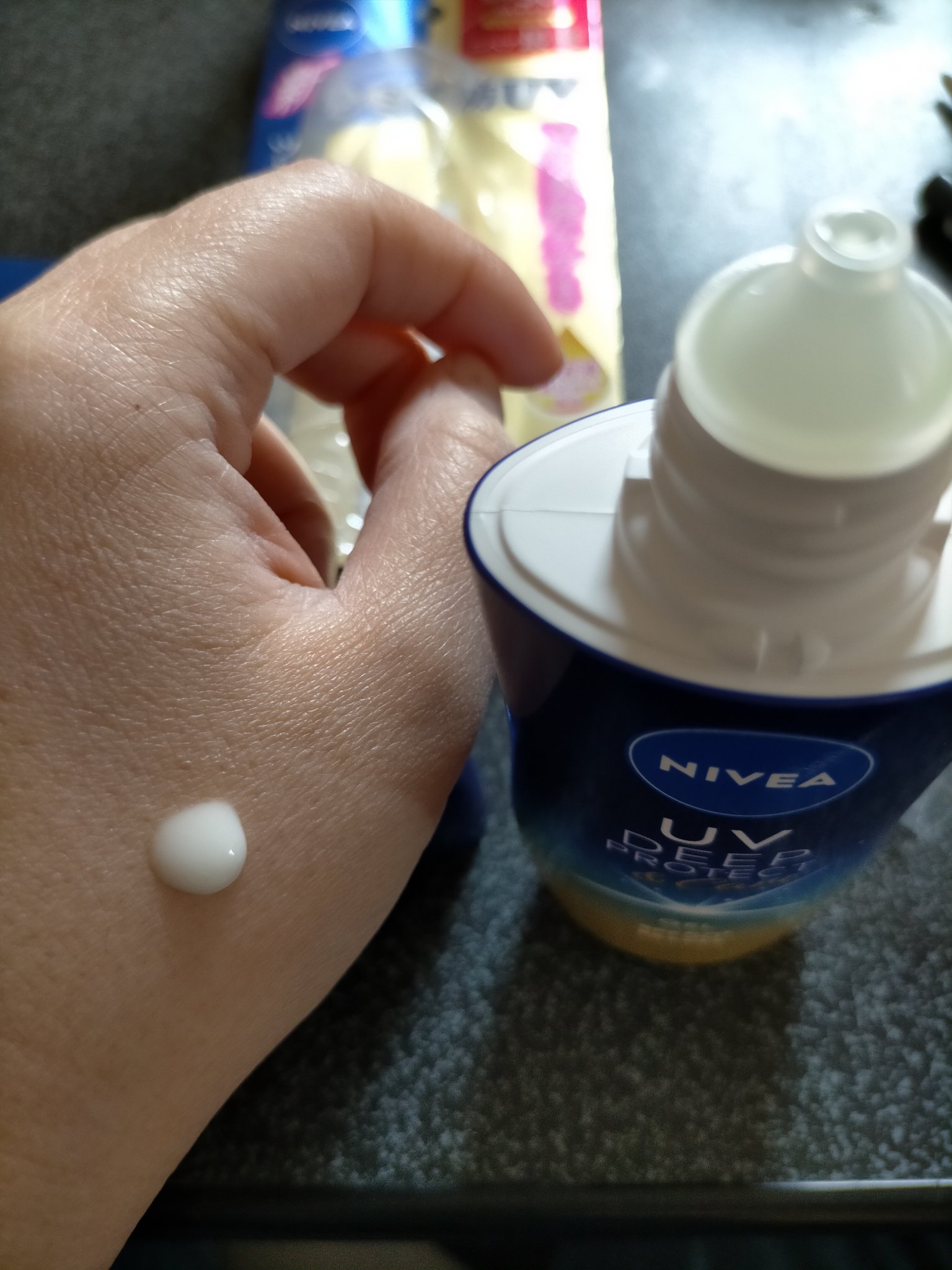 ニベアUV ディープ プロテクト＆ケア ジェル/ニベア/日焼け止めジェルを使ったクチコミ（2枚目）