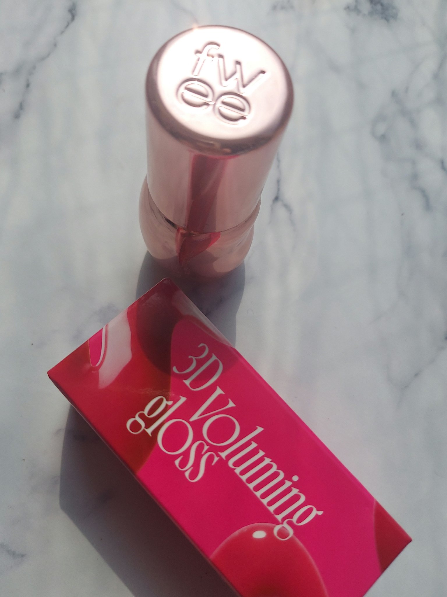 フィー 3Dボリューミンググロス/fwee/リップグロスを使ったクチコミ（1枚目）
