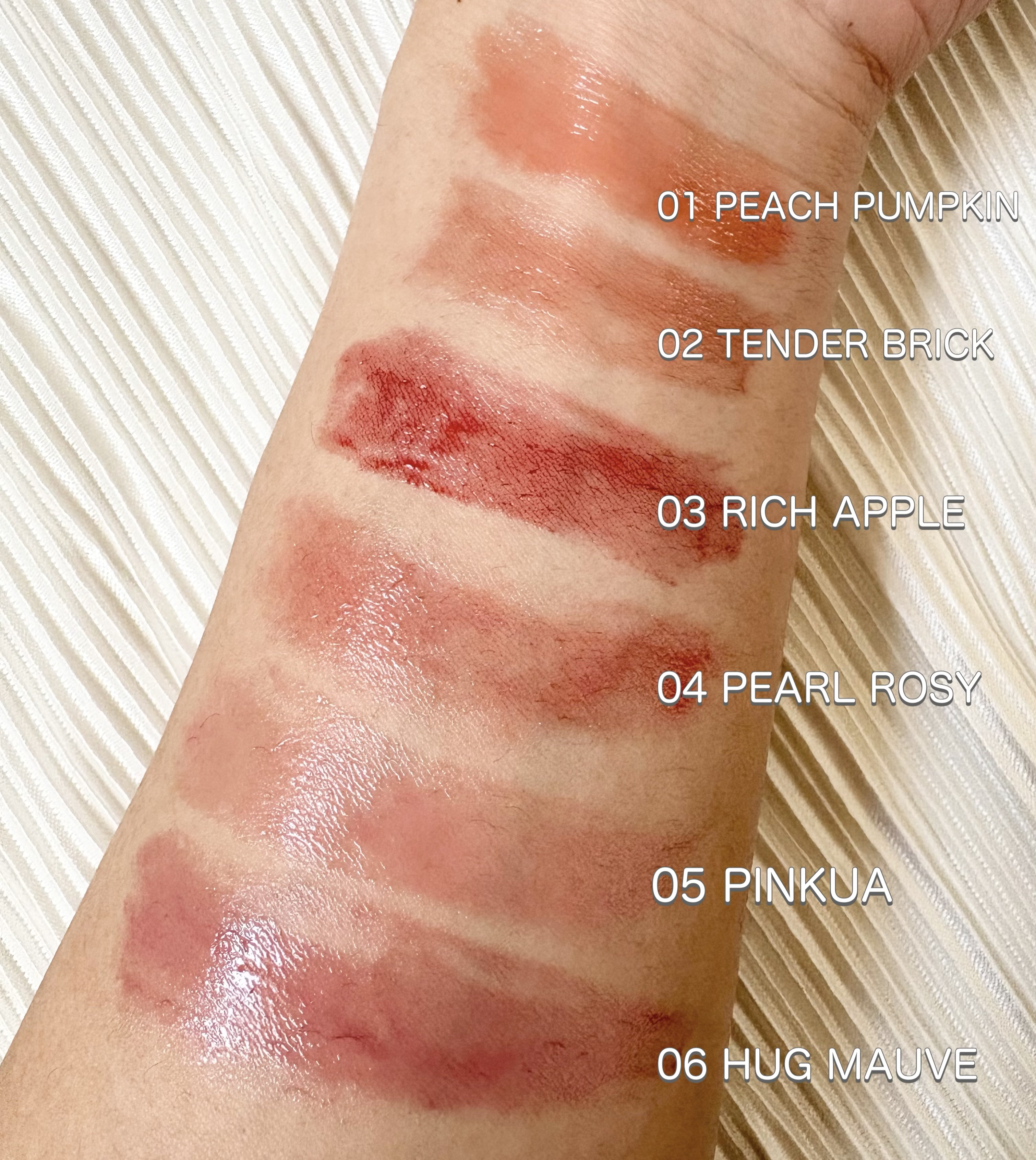 MELTING GLOW DUAL LIP 01 PEACH PUMPKIN/TIRTIR(ティルティル)/リップバームを使ったクチコミ（3枚目）