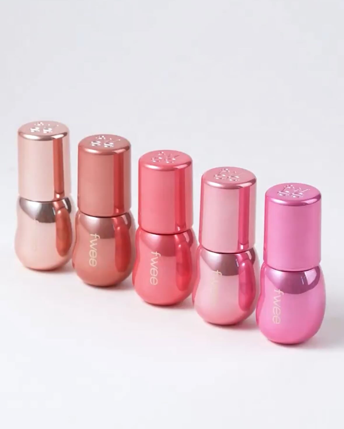 Akari❥パーソナルカラーサロン風鈴 on LIPS 「fwee3Dボリューミンググロス新色5色🩷🩵3/28発売💋おす..」(2枚目)