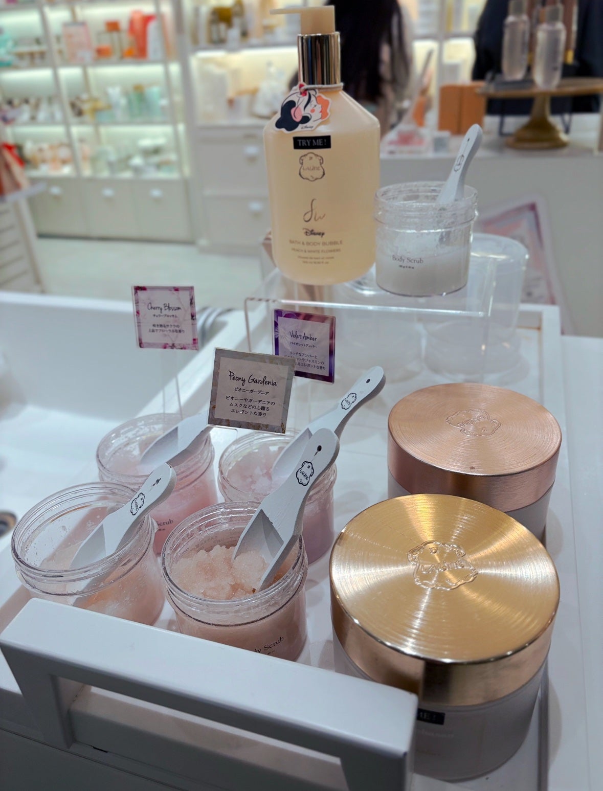 tomo33 フォロバ100 on LIPS 「Laline×白雪姫限定コレクション✨🍎snowwhiteずっ..」(5枚目)