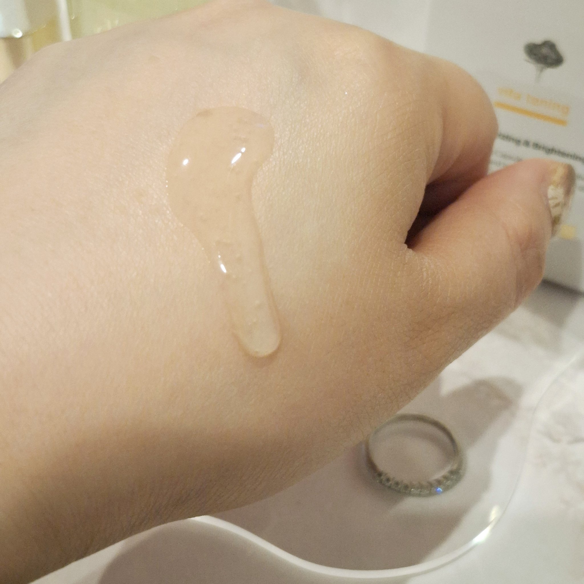 ビタトーニングカプセルセラム/ダルバ/美容液を使ったクチコミ（3枚目）