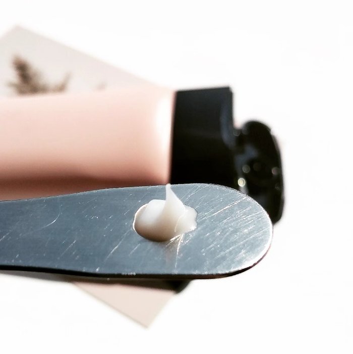 キューミースウィートボムホワイトクリーム/AGARISM/ボディクリームを使ったクチコミ（2枚目）