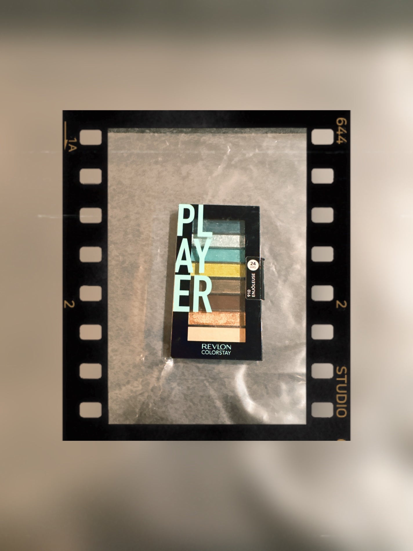 カラーステイ ルックス ブック パレット/REVLON/アイシャドウパレットを使ったクチコミ(1枚目)