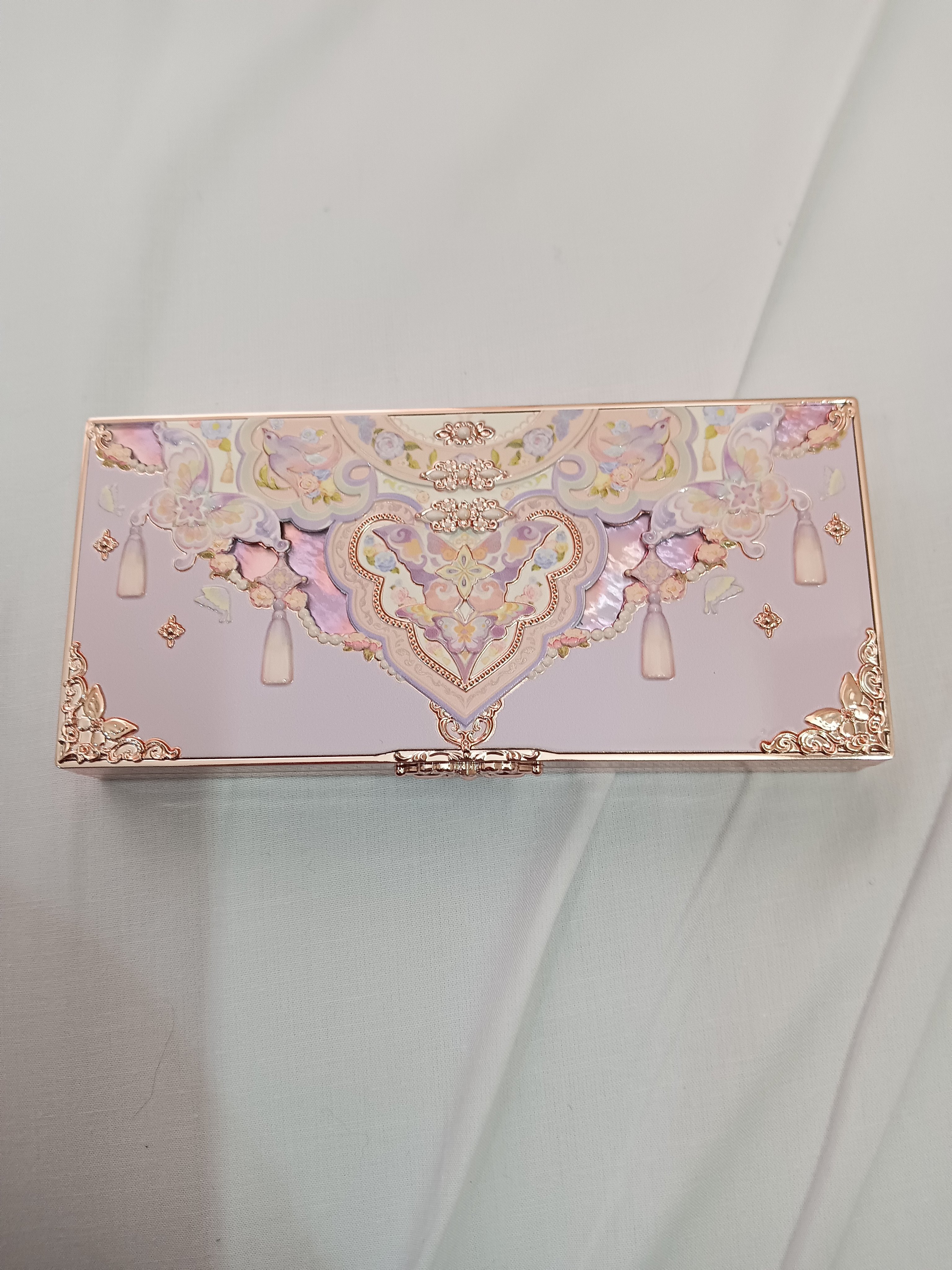 胡蝶雲肩6色アイシャドウパレット/FlowerKnows/アイシャドウパレットを使ったクチコミ（1枚目）