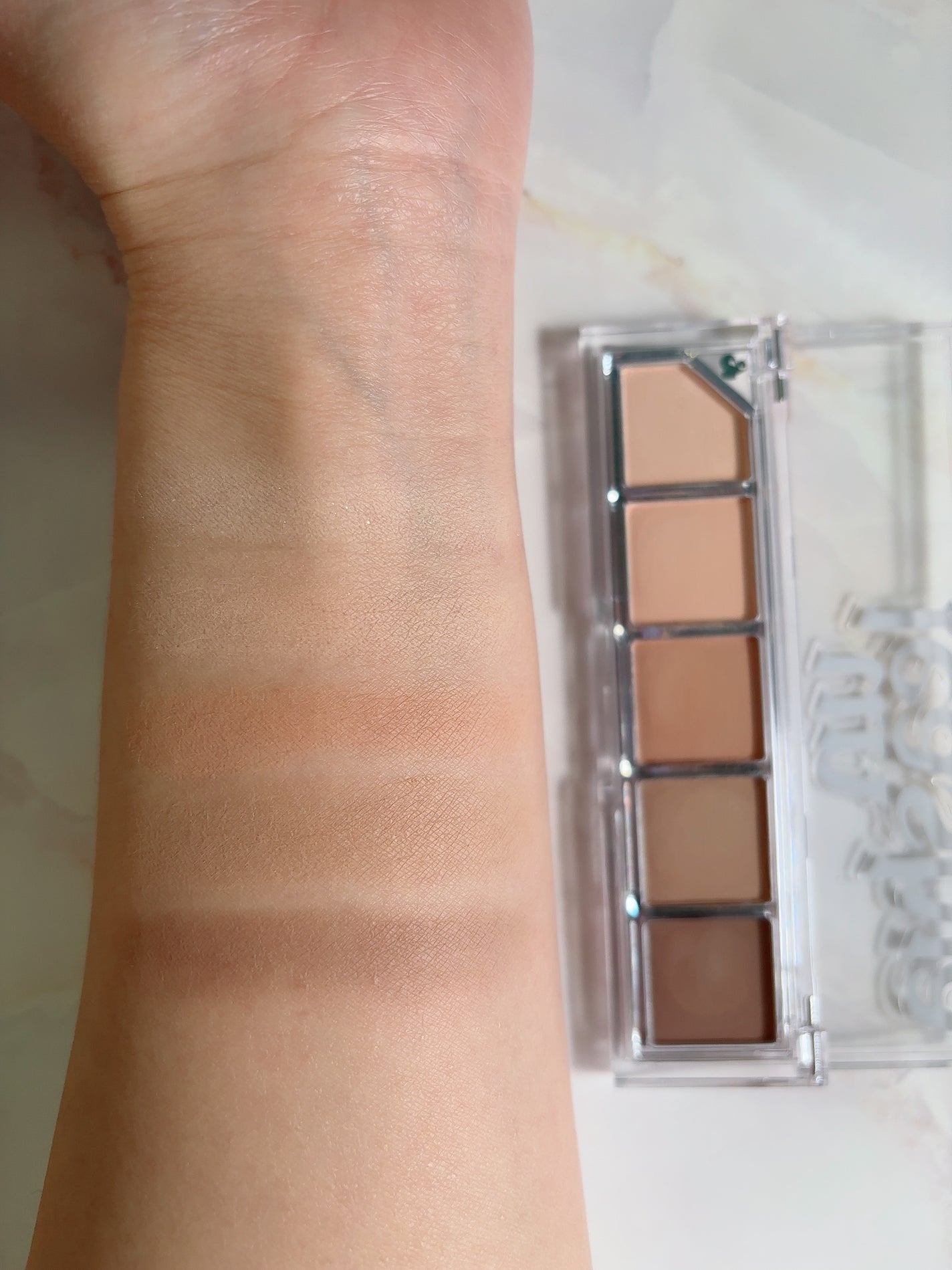 ムードシャワーアイパレット/unleashia/アイシャドウパレットを使ったクチコミ(4枚目)