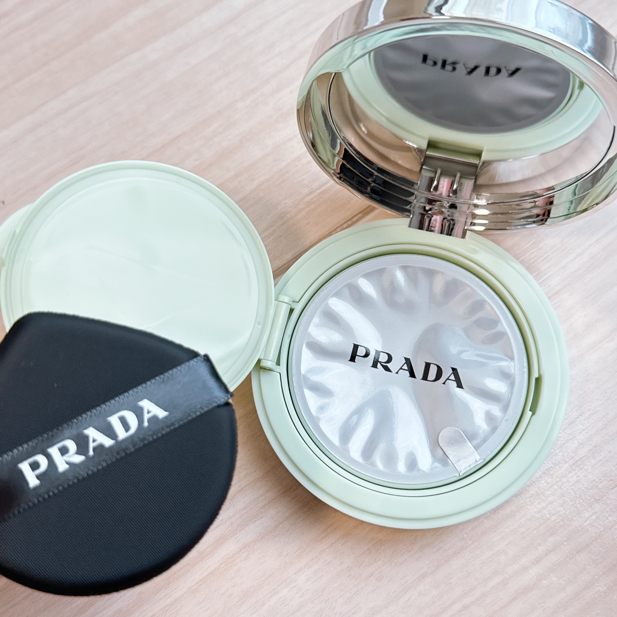 プラダ メッシュ クッション/PRADA BEAUTY/クッションファンデーションを使ったクチコミ（3枚目）