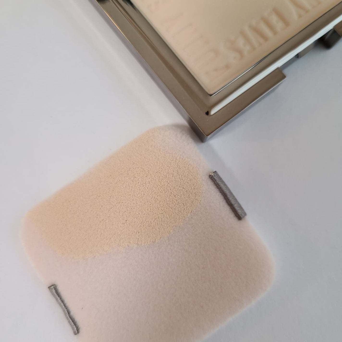 sparkle_beauty_id4 on LIPS 「ソフトマットプレストパウダー NU00✨軽やかにテカリを抑えて..」(3枚目)