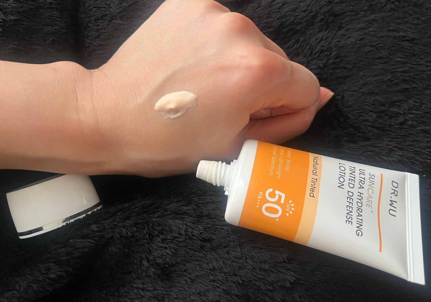 サンスクリーン+モイスト(色付き)<日焼け止め>/DR.WU/日焼け止めローションを使ったクチコミ(2枚目)