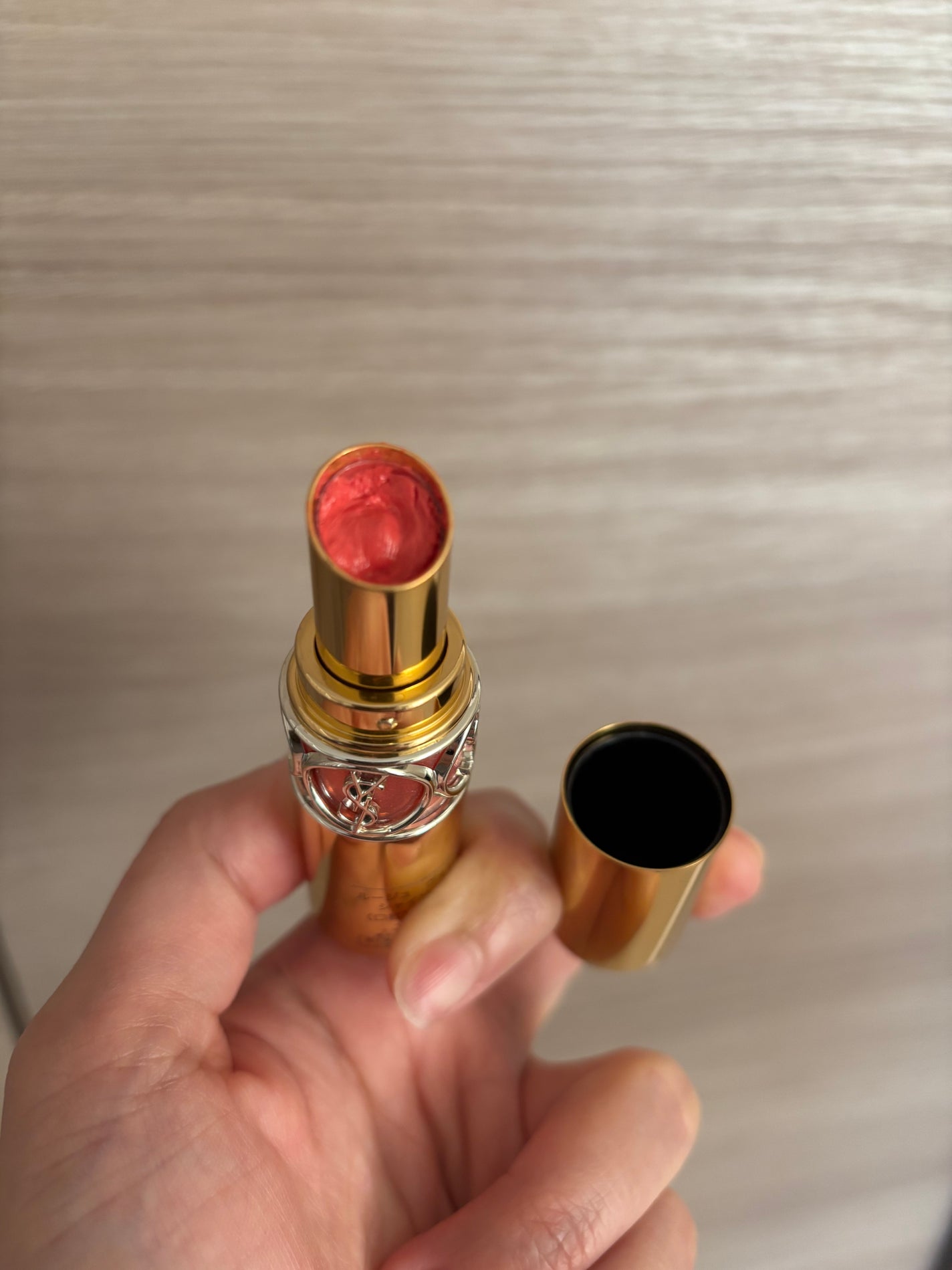 YSL ラブシャイン キャンディグレーズ/YVES SAINT LAURENT BEAUTE/口紅を使ったクチコミ(2枚目)