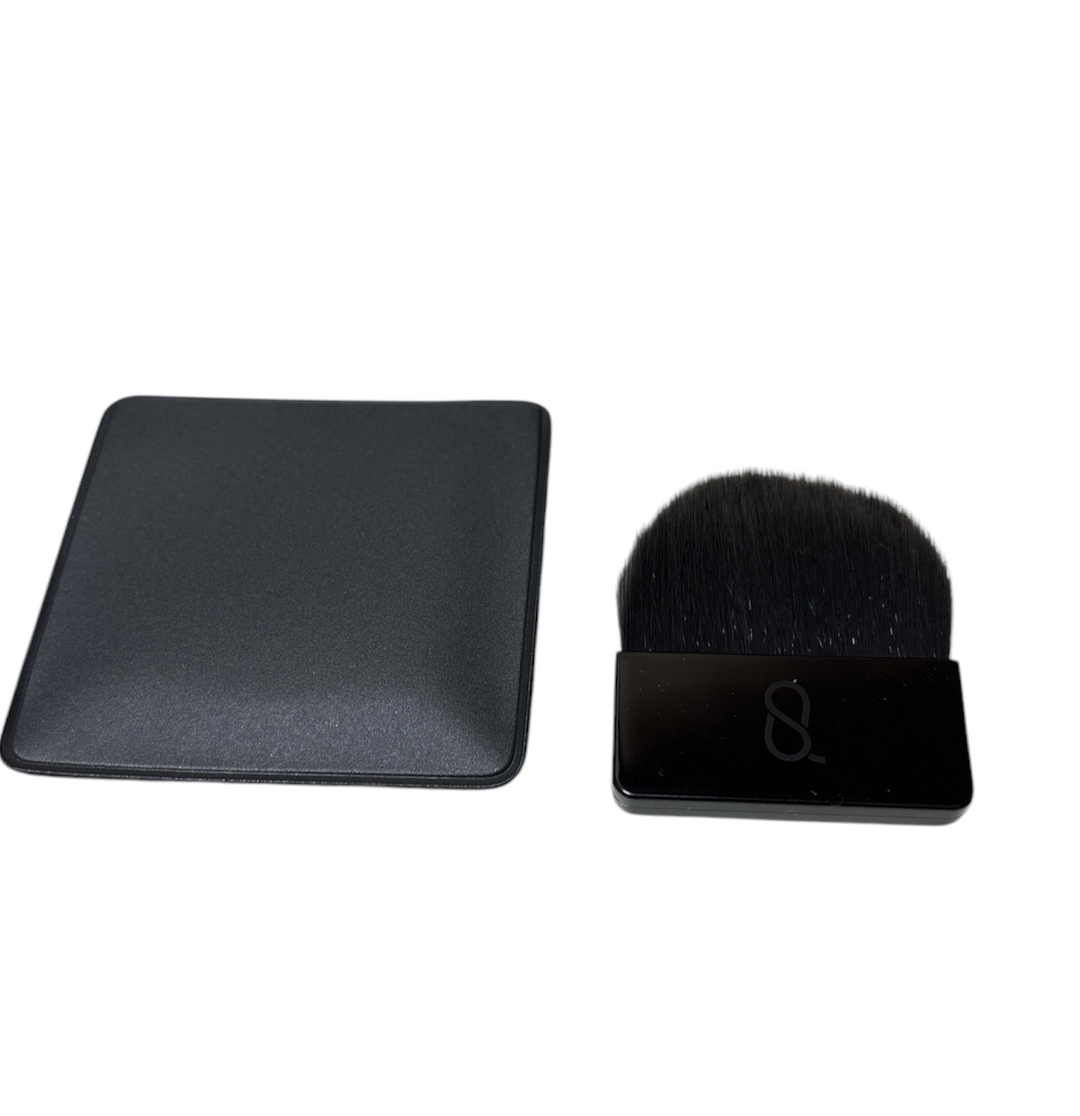 試し塗りのみ　SUQQU ソフトマットセッティングパウダー SUQQU25年春ベースメイク、“グロウorソフトマット”仕上がり