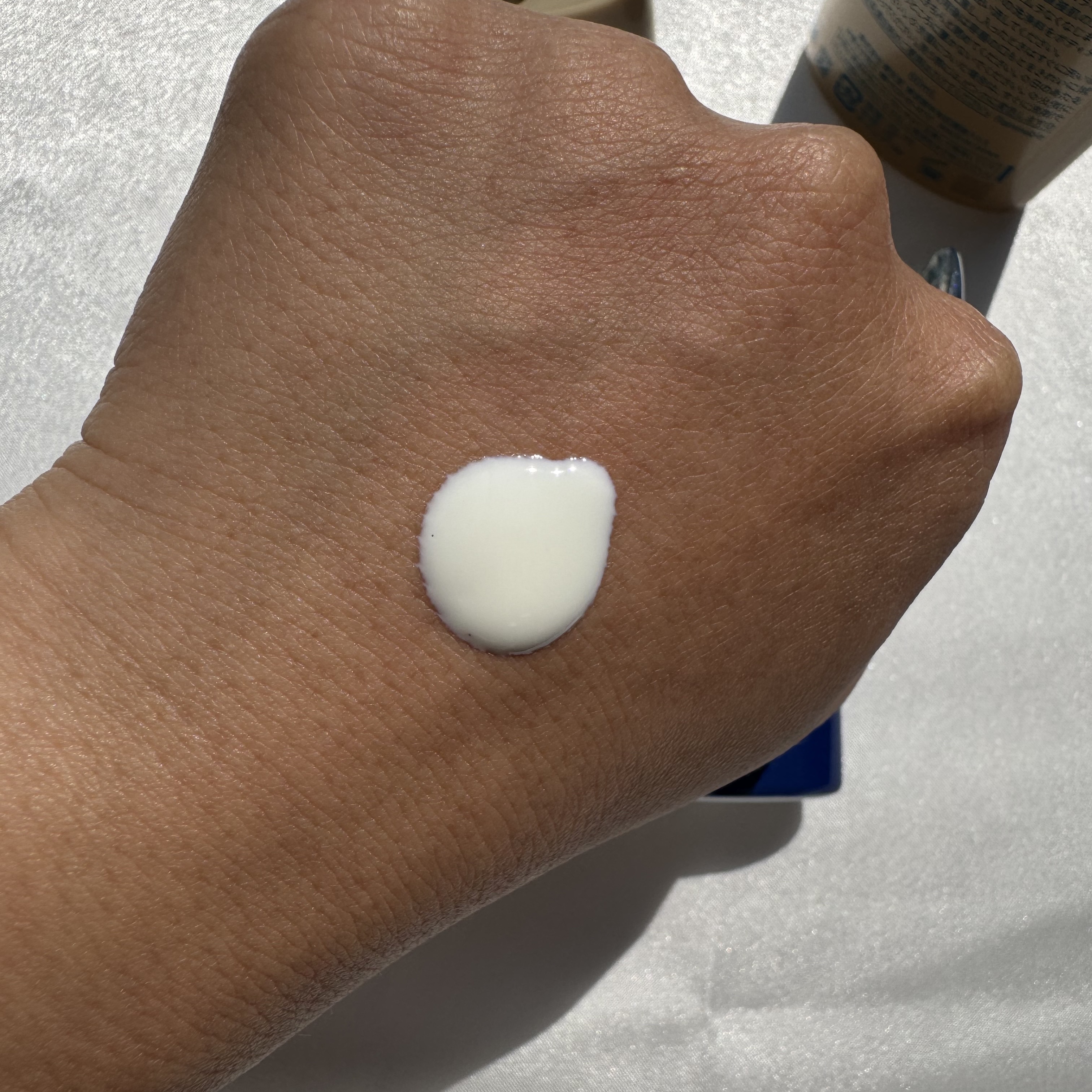 アネッサ　パーフェクトUV　スキンケアミルク　NA/アネッサ/日焼け止めミルクを使ったクチコミ（2枚目）