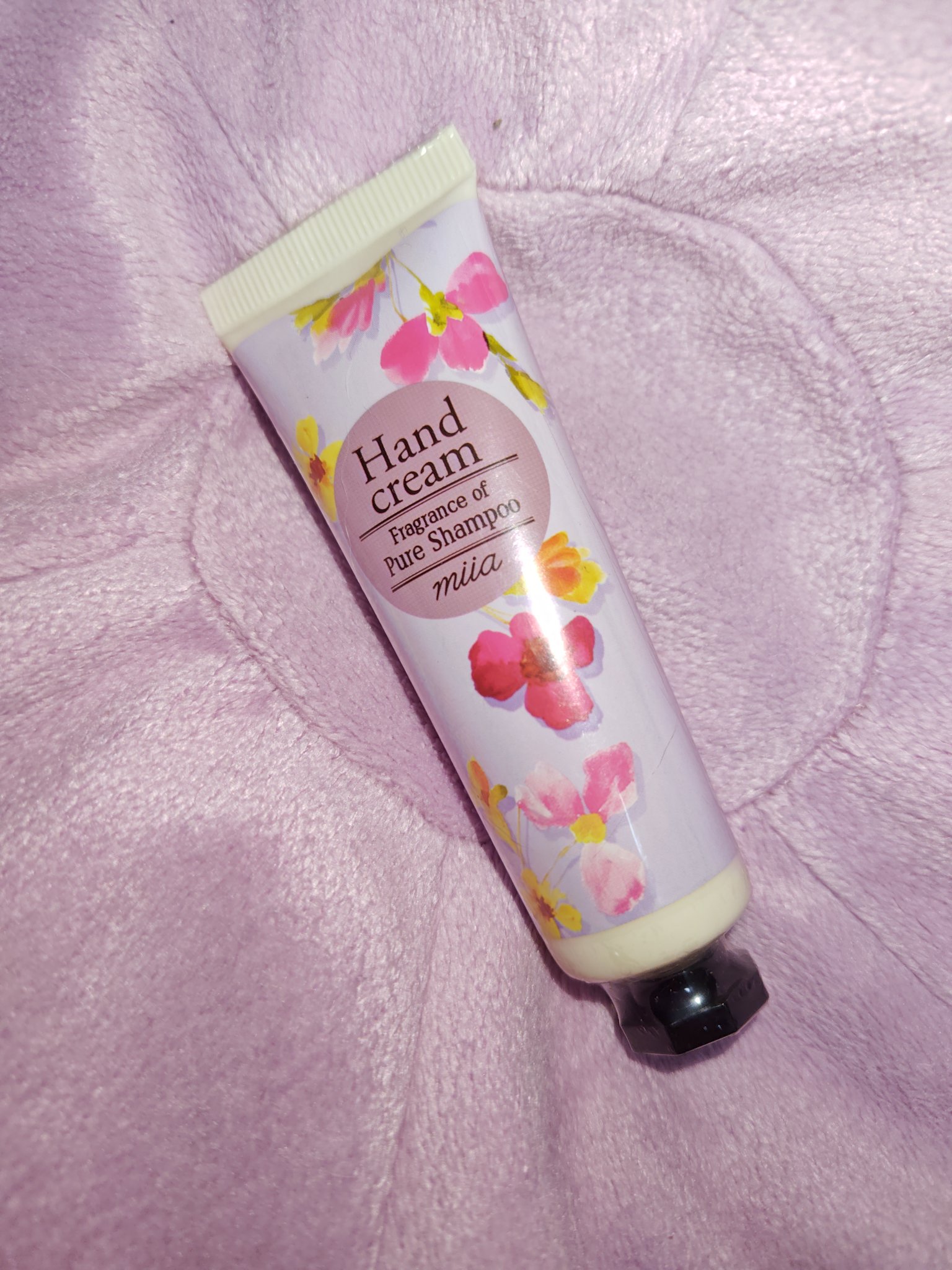 DAISO miia ハンドクリームのクチコミ「春らしいピュアシャンプーの香り！
こちらはDAISOで購入した、miia ハンドクリームピュア.....」（1枚目）