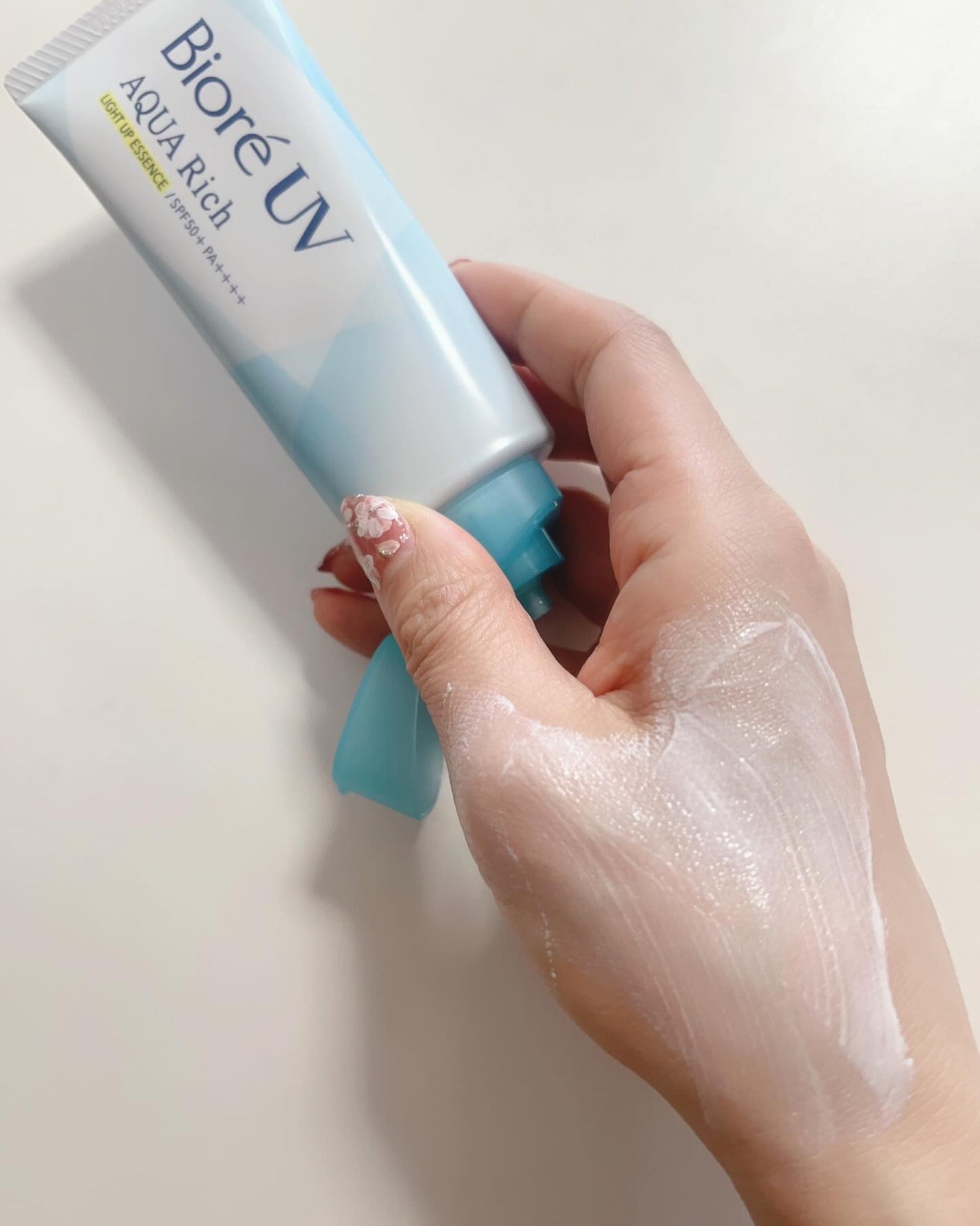 ビオレUV アクアリッチ ライトアップエッセンス/ビオレ/日焼け止めクリームを使ったクチコミ(2枚目)