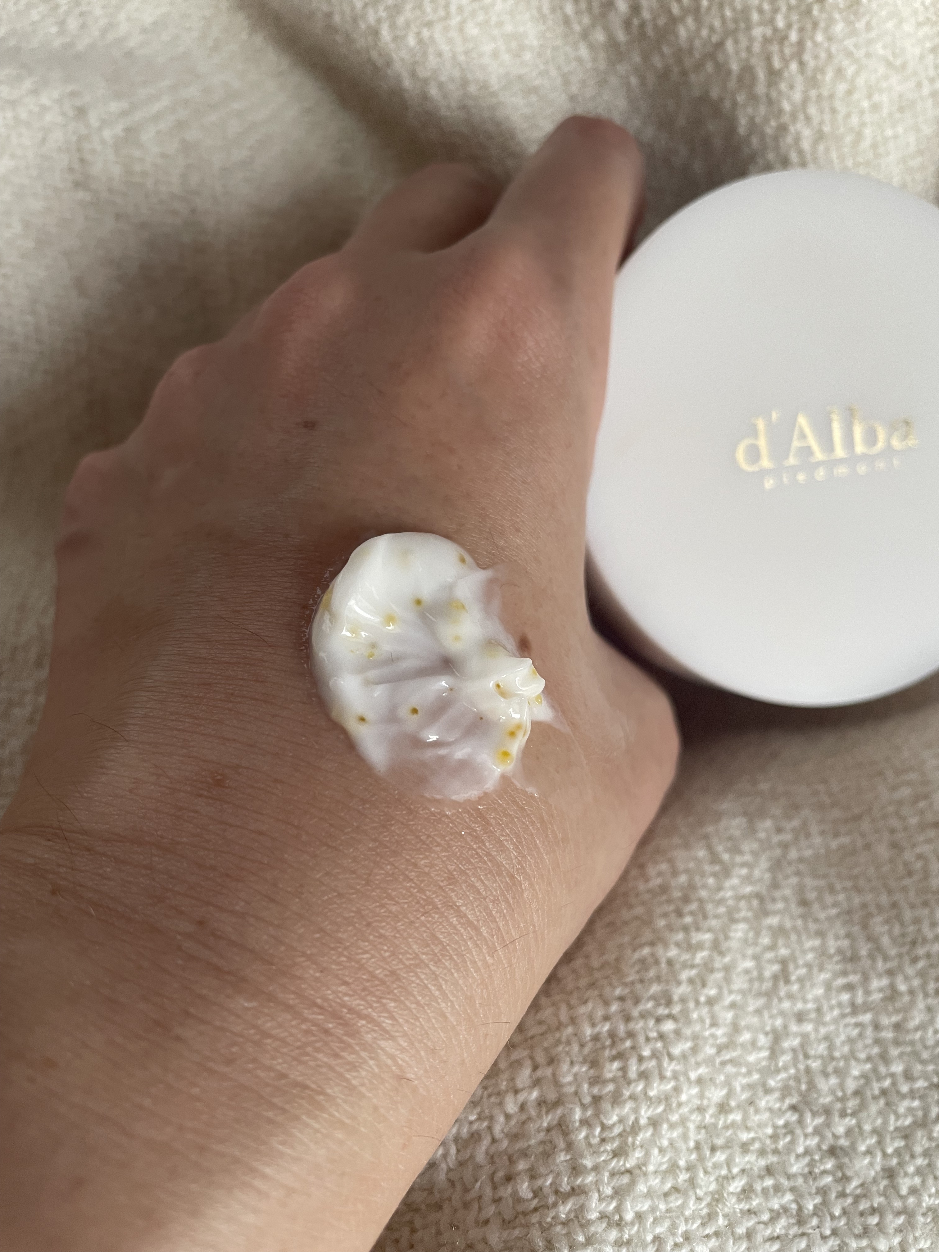 ビタトーニングカプセルクリーム/ダルバ/フェイスクリームを使ったクチコミ（3枚目）