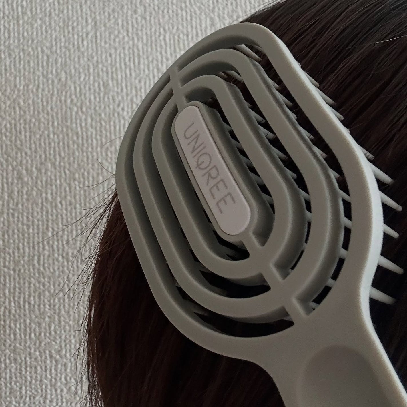 ゆかぴ on LIPS 「【UNIQREE】✔️4wayスムースヘアブラシこれひとつでブ..」(3枚目)