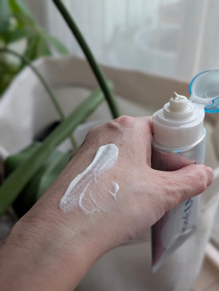 アクアリッチ エアリーホールドクリーム(呼吸感ベールUV)/ビオレ/日焼け止めクリームを使ったクチコミ(3枚目)