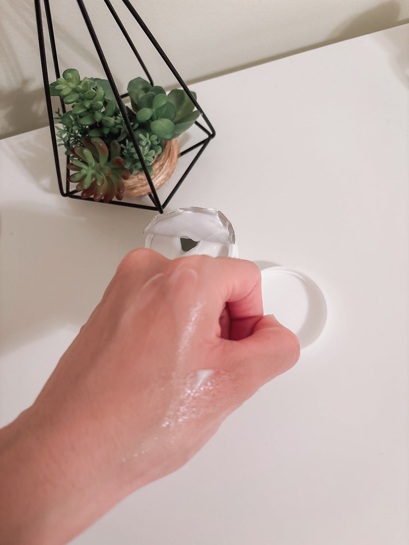 saki フォロバ100% on LIPS 「柔らかいクリームで肌なじみも良い🙆♀️しっかり保湿してくれる..」(4枚目)