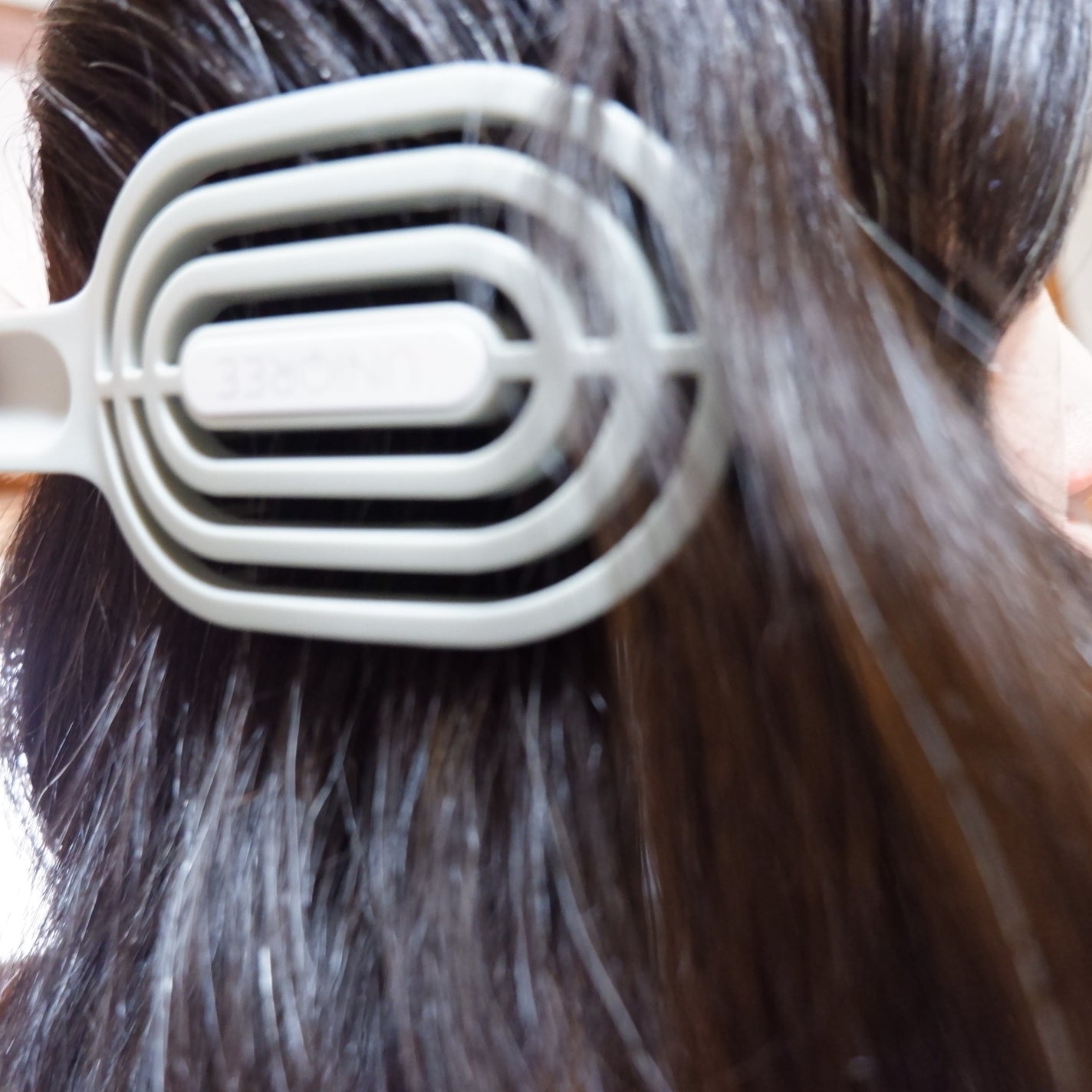 ユニークリー 4wayスムースヘアブラシ/ビー・エヌ/ヘアブラシを使ったクチコミ(3枚目)